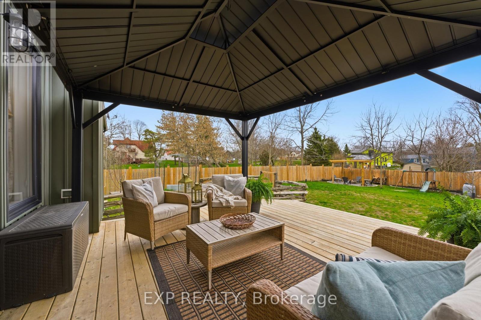 11 LIPSON AVENUE — photo 42
