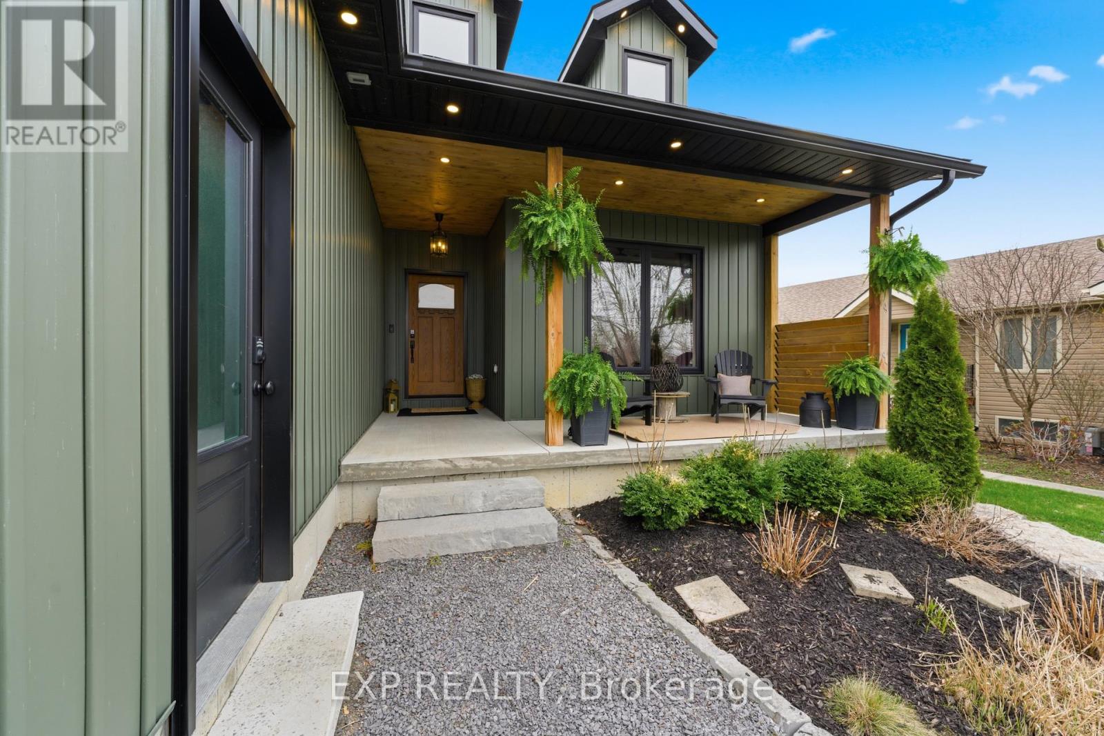 11 LIPSON AVENUE — photo 48