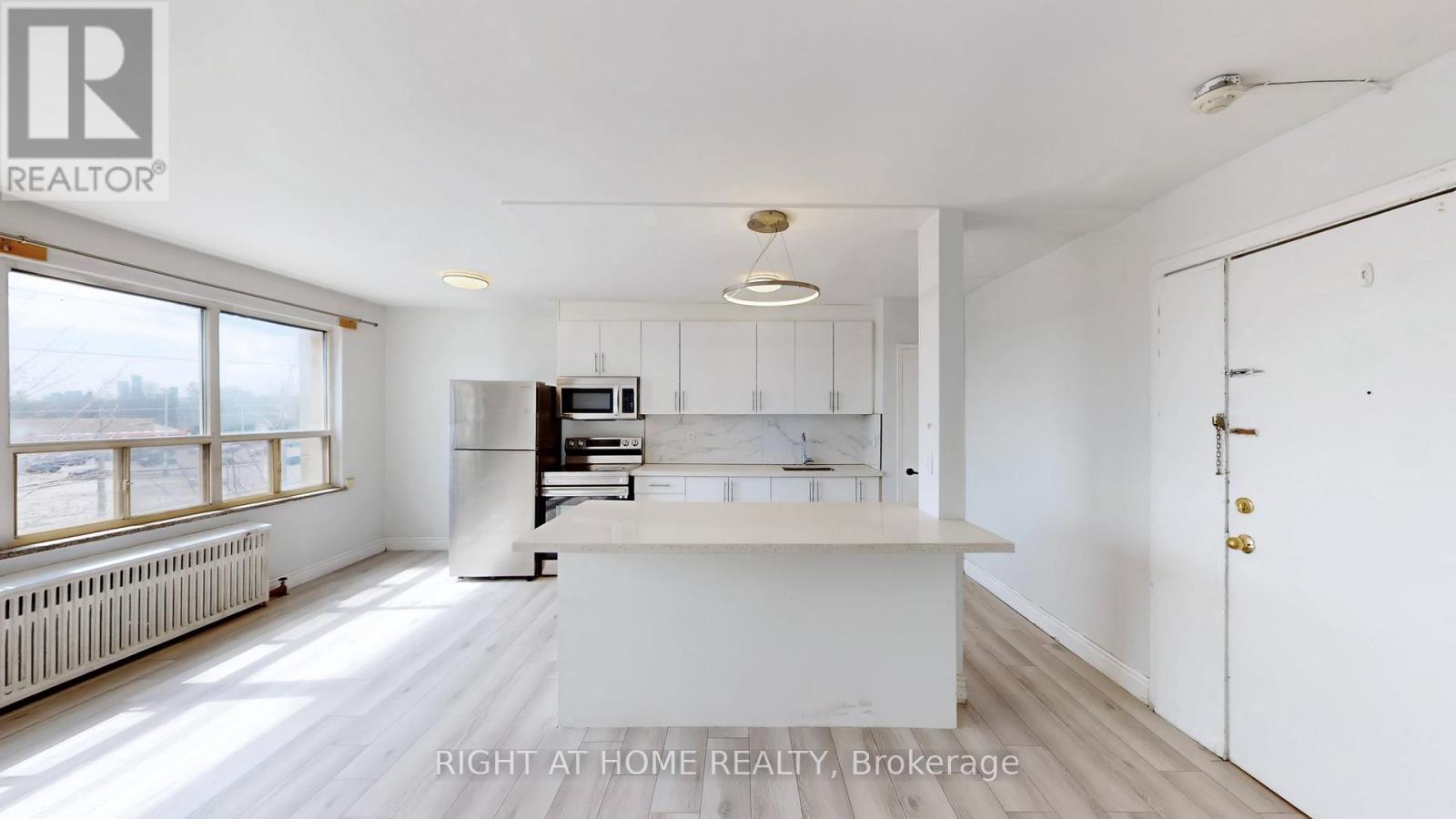 314 - 896 EGLINTON AVENUE E