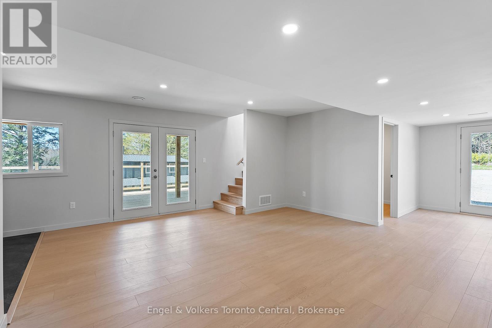 Upper Cottage - Lower level Walkout to deck