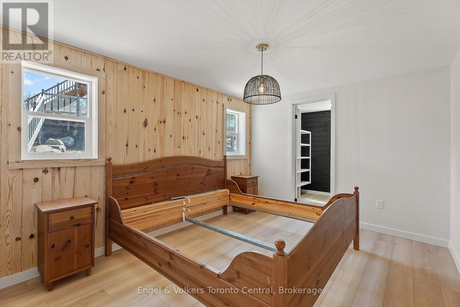Lower Cottage primary with ensuite