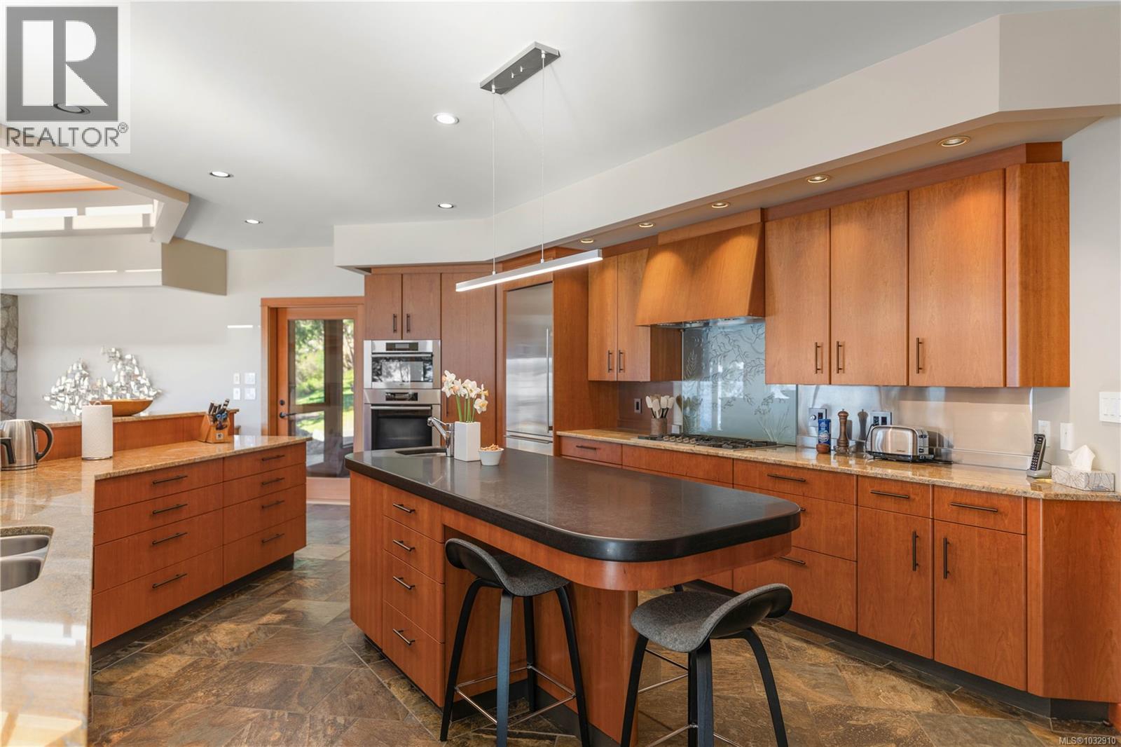  8440 Lawrence Road, Central Saanich