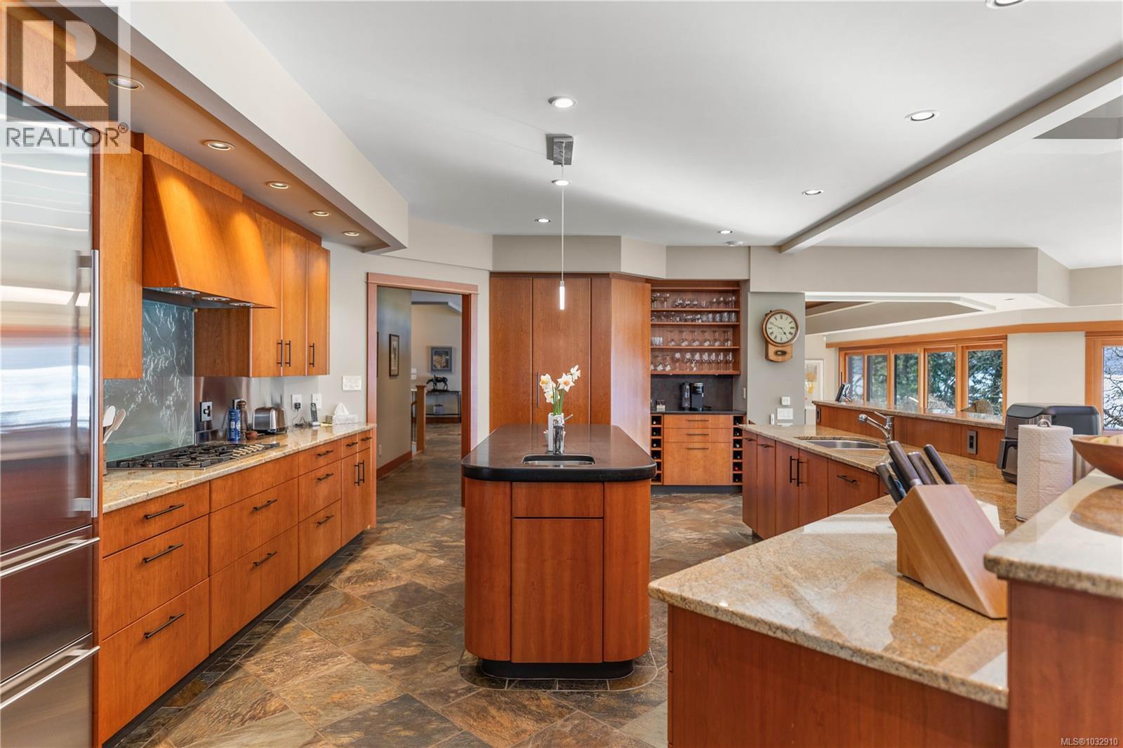  8440 Lawrence Road, Central Saanich