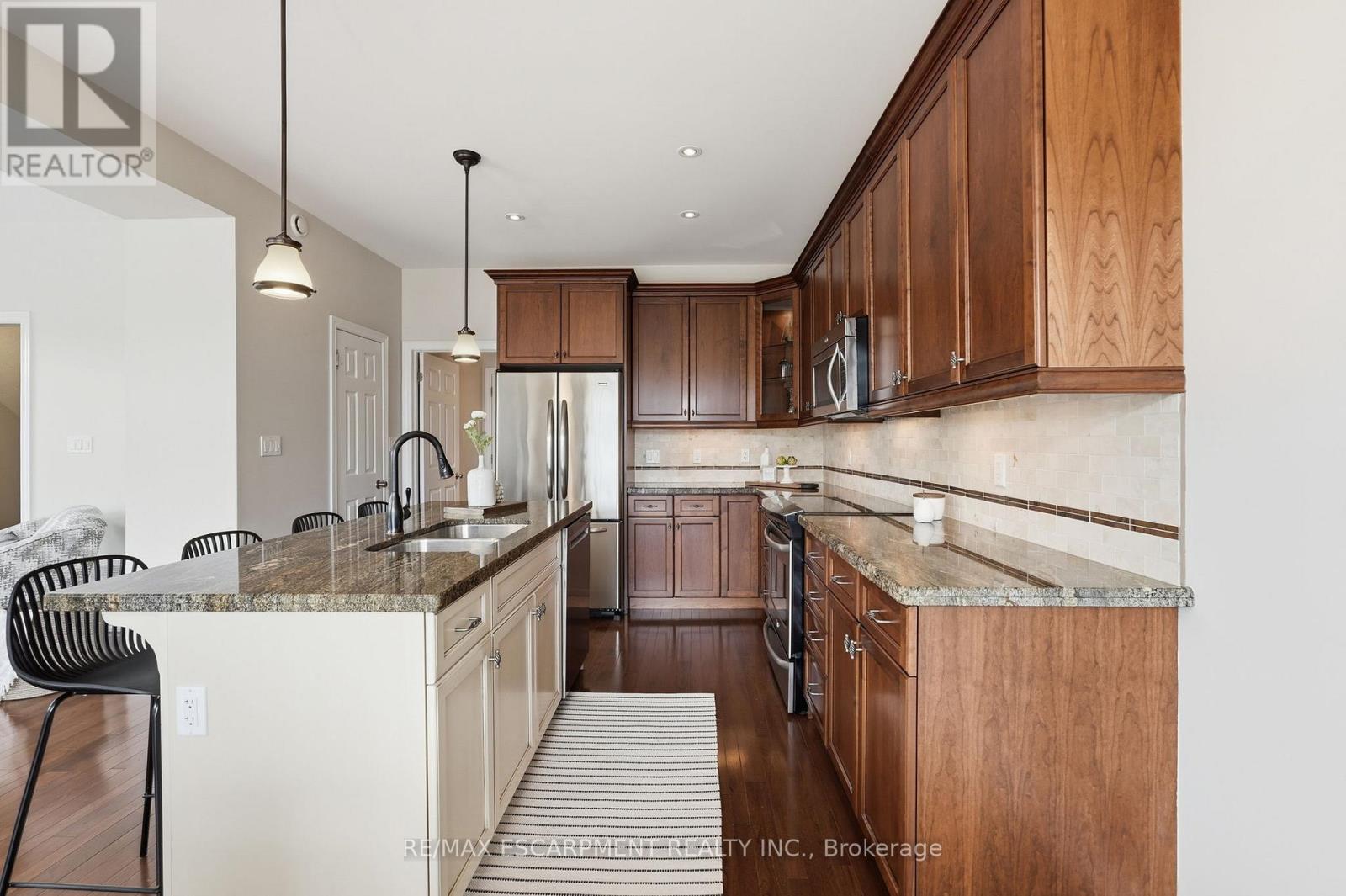 253 MILLVIEW COURT - 19