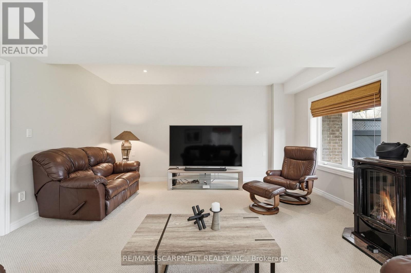 253 MILLVIEW COURT - 38