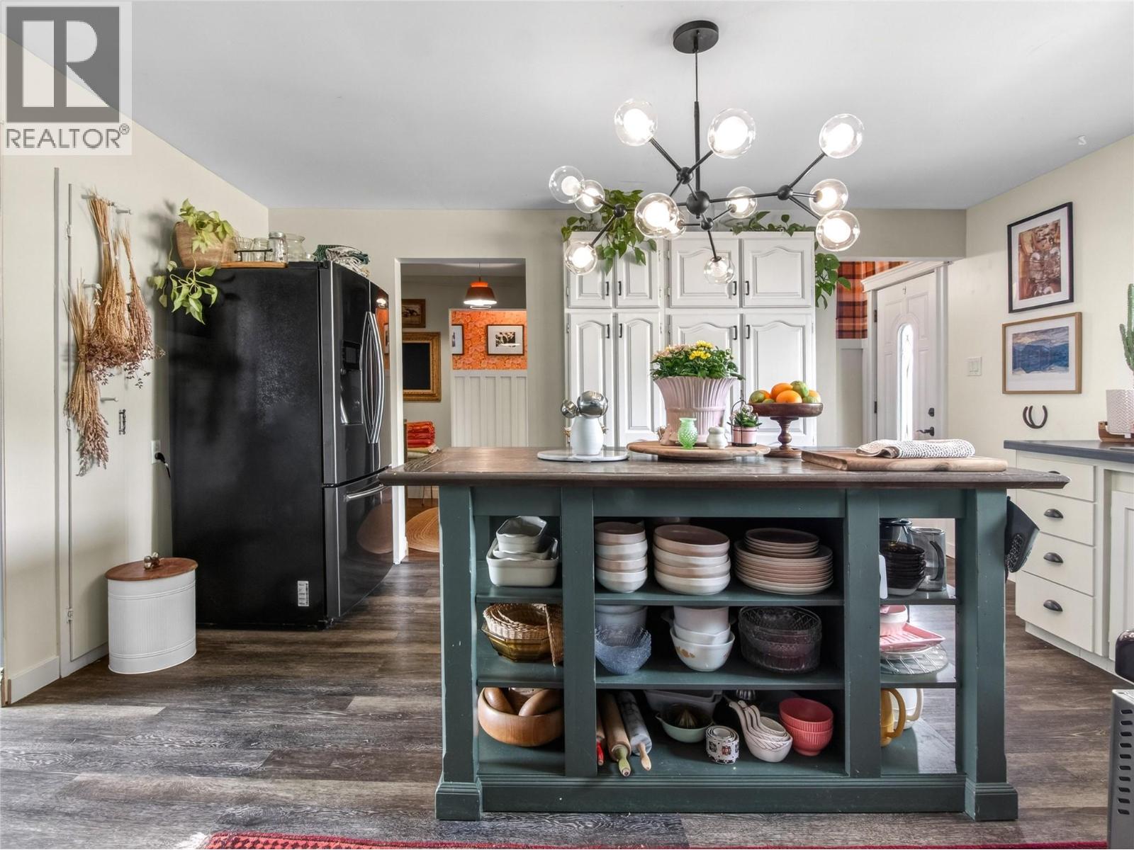 8114 River Road, Oliver