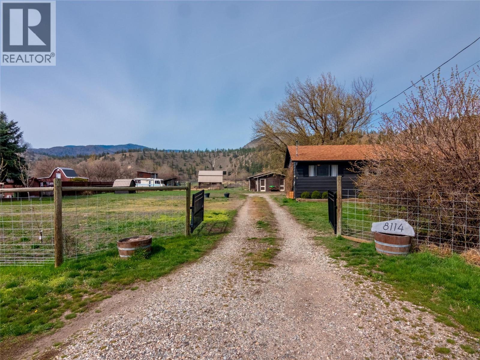 8114 River Road, Oliver