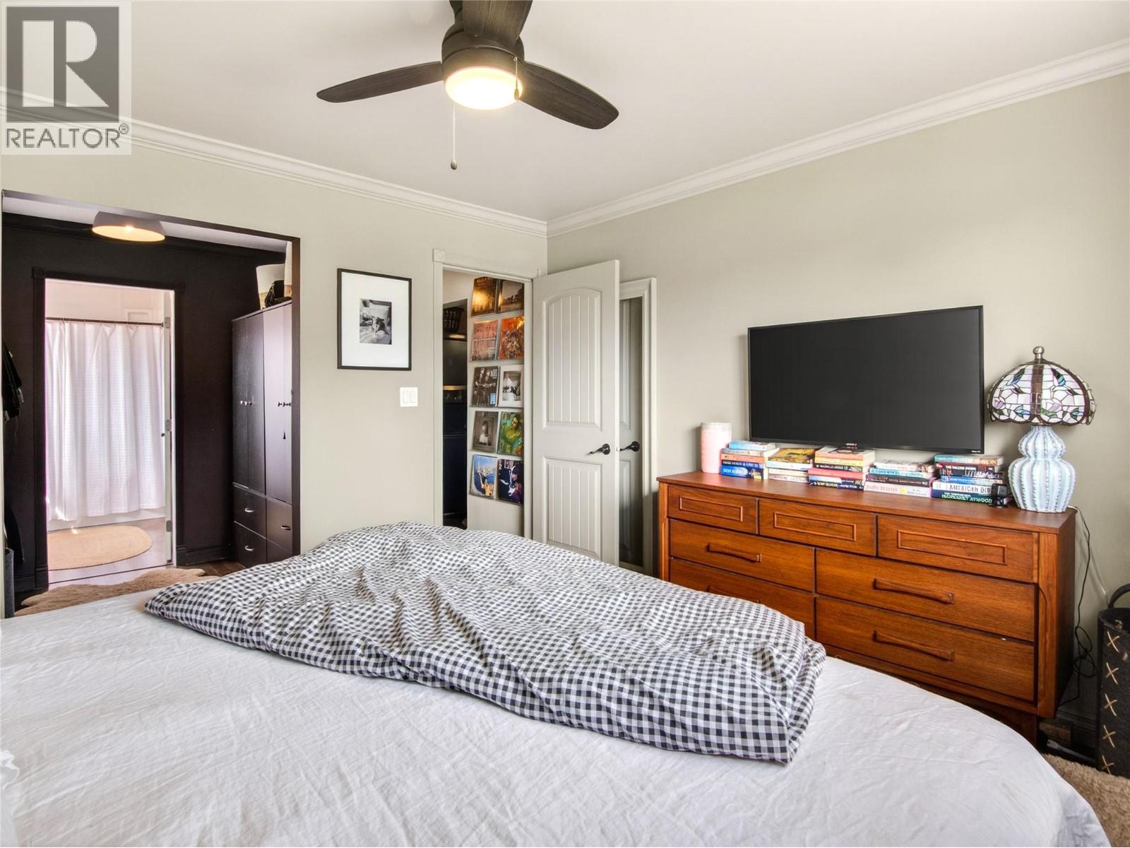 8114 River Road, Oliver