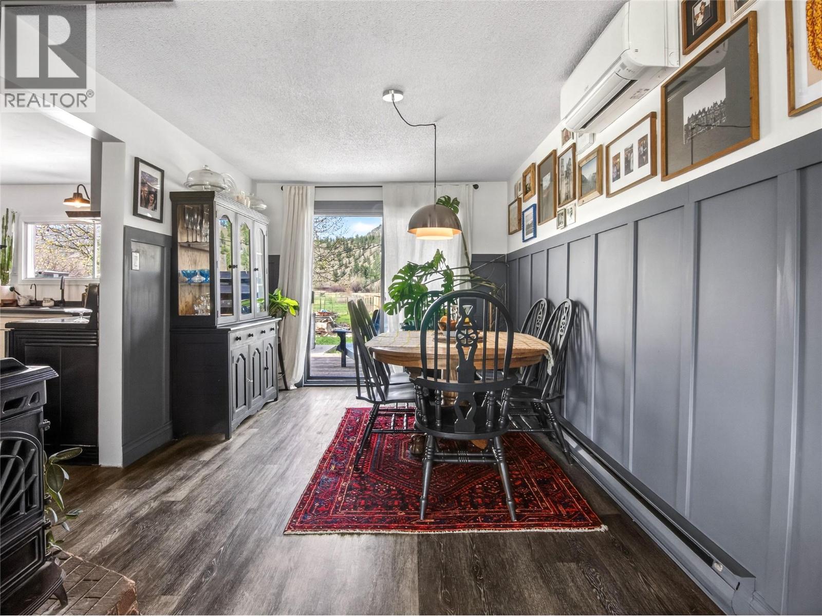 8114 River Road, Oliver