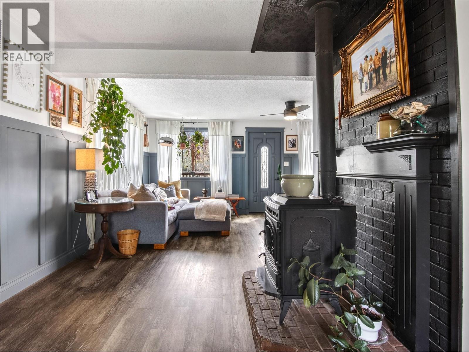 8114 River Road, Oliver