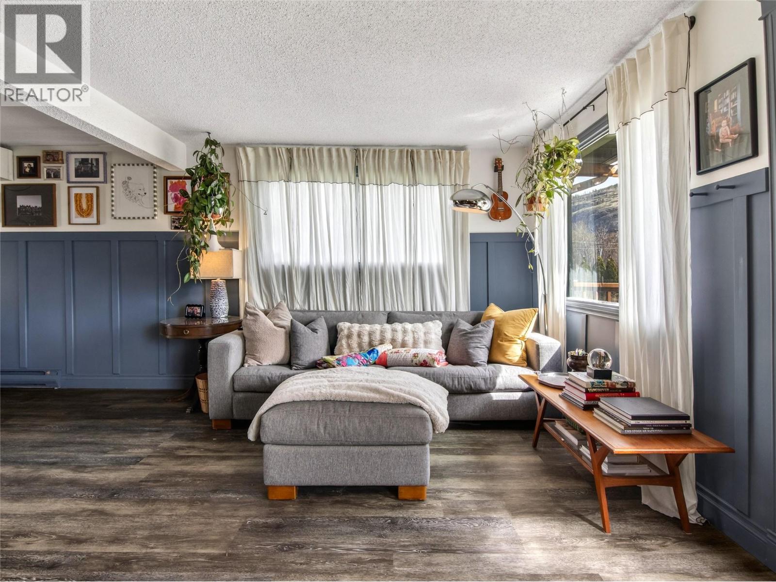 8114 River Road, Oliver