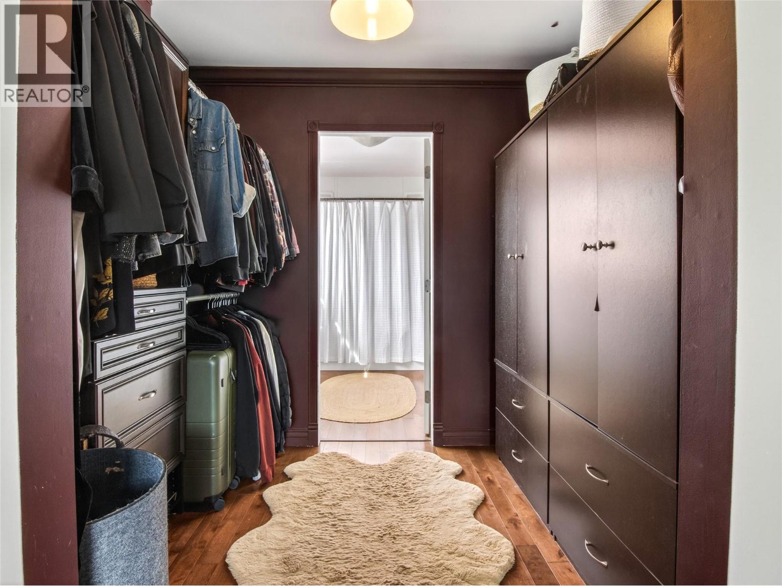 8114 River Road, Oliver