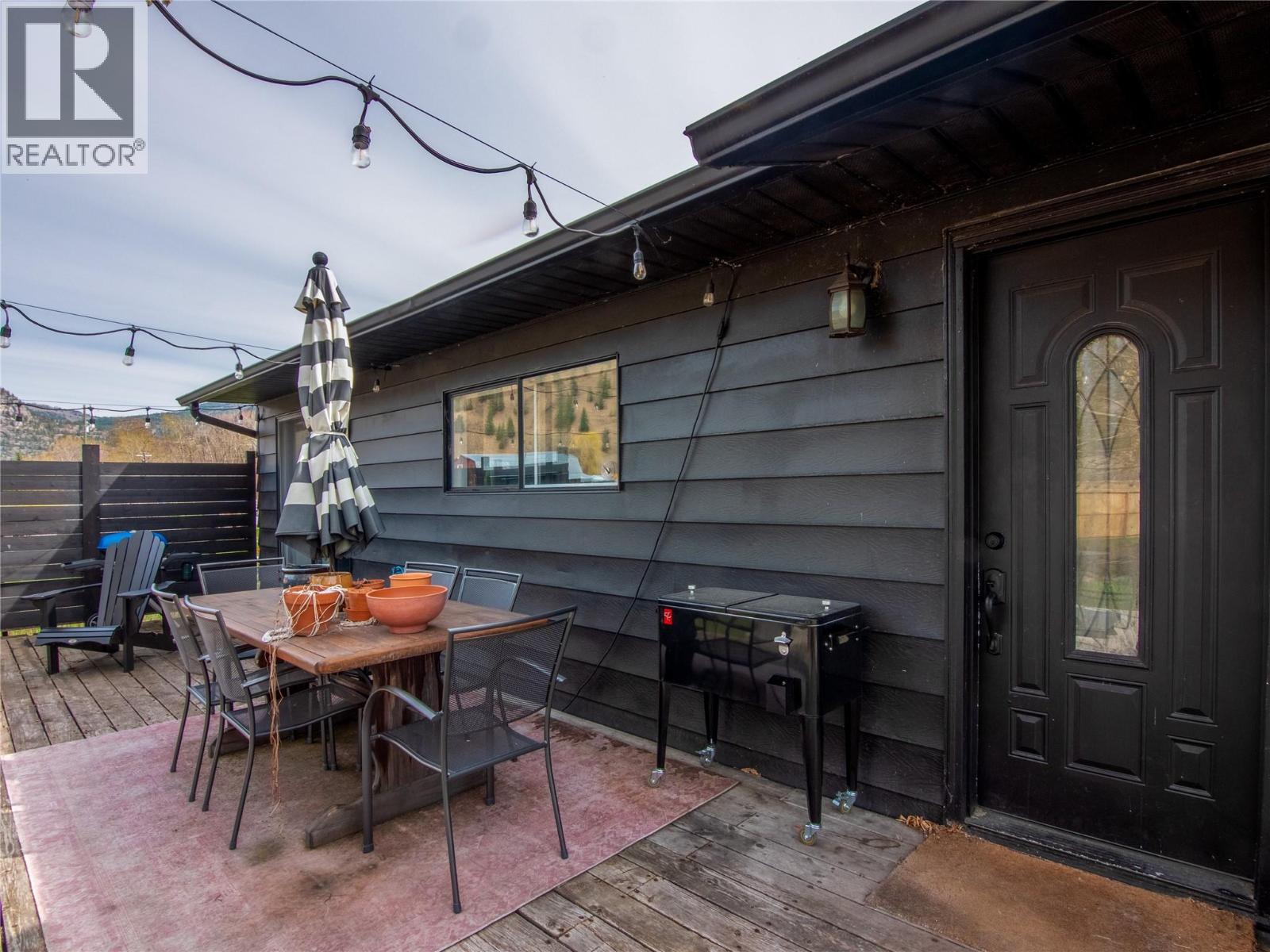 8114 River Road, Oliver