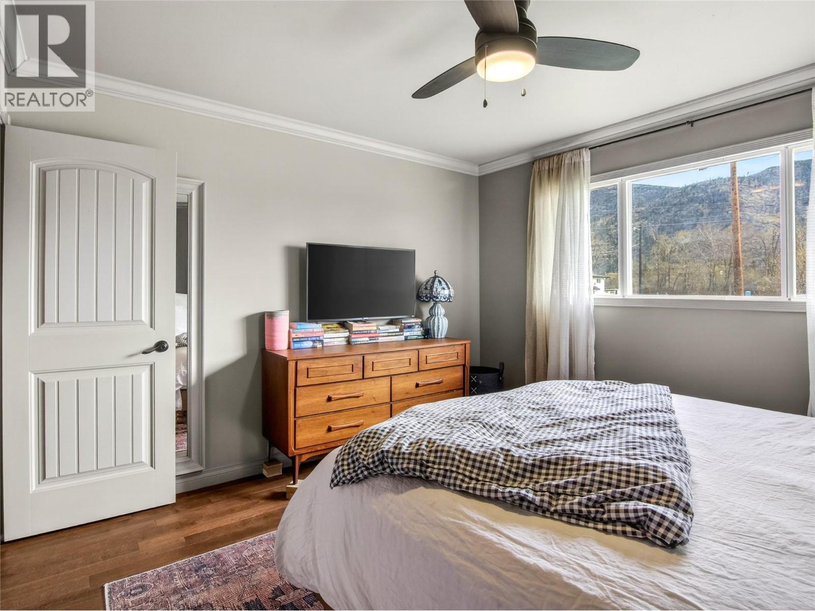 8114 River Road, Oliver