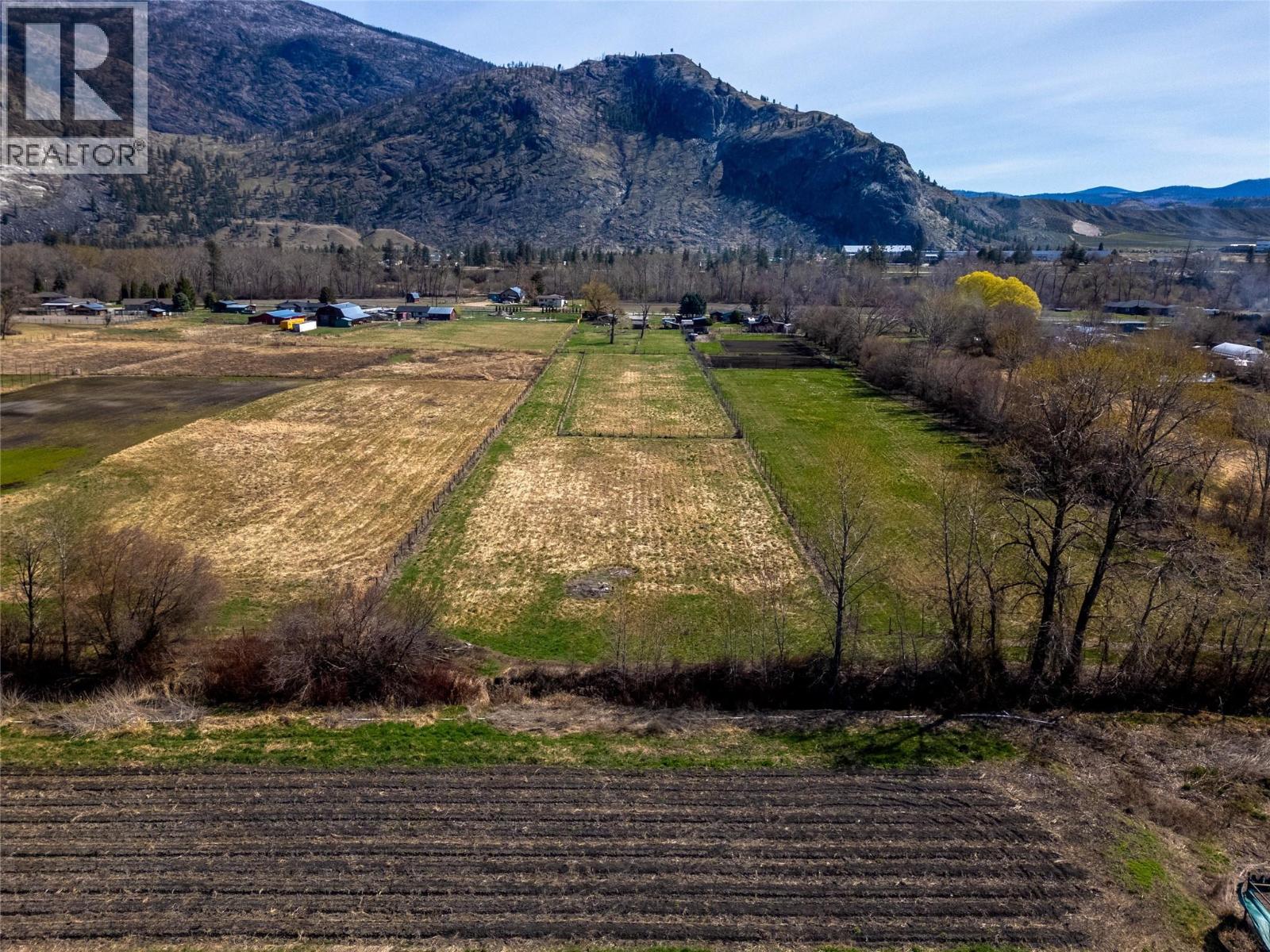 8114 River Road, Oliver