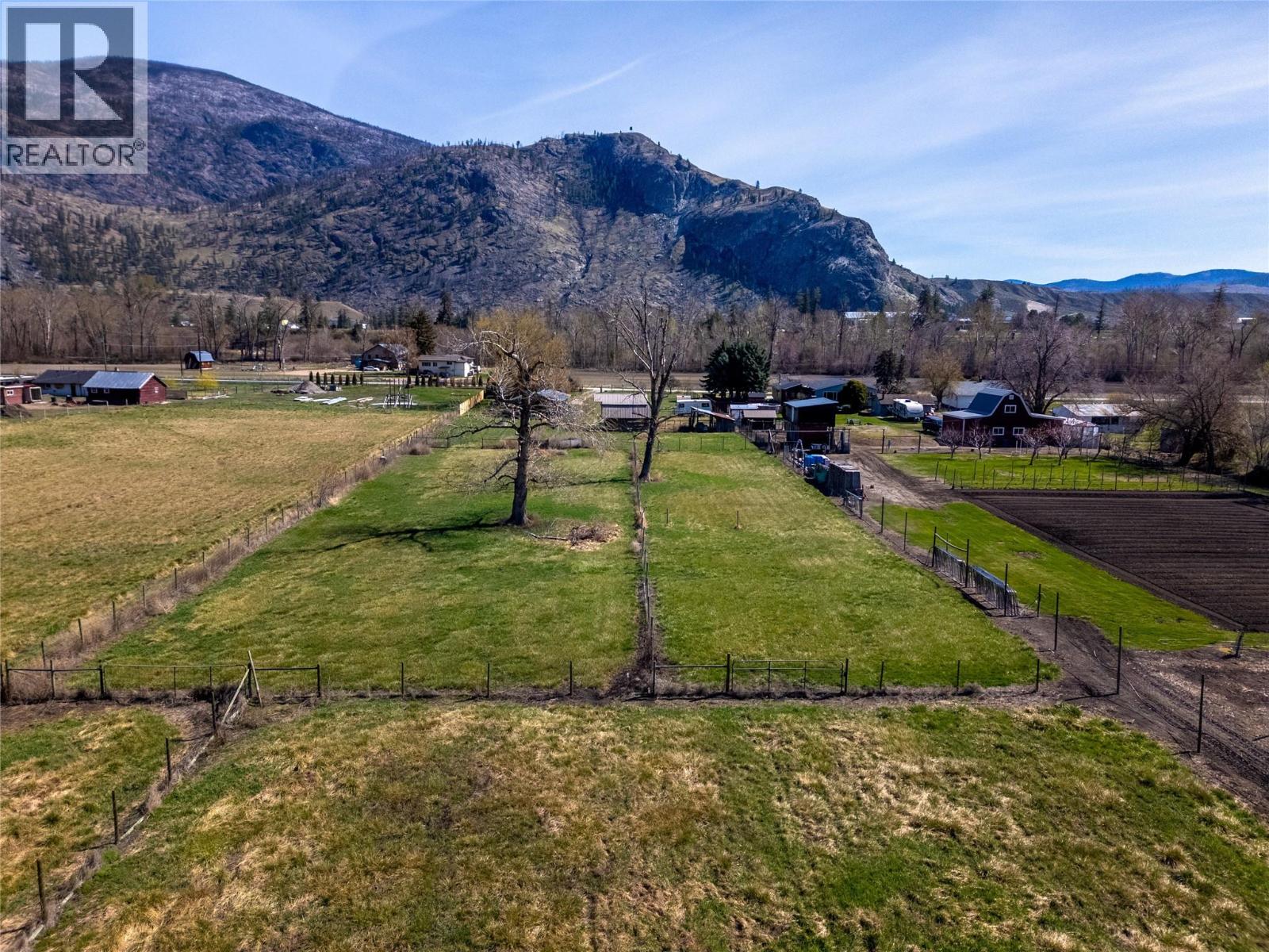 8114 River Road, Oliver