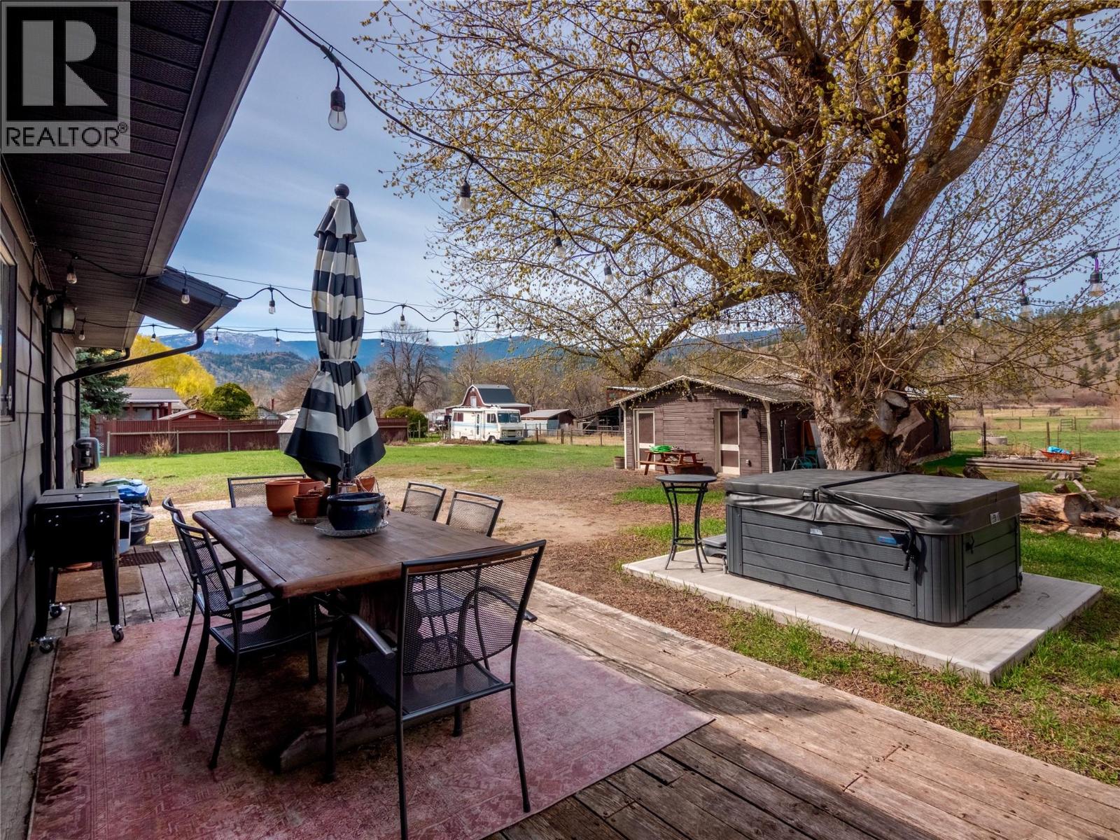 8114 River Road, Oliver