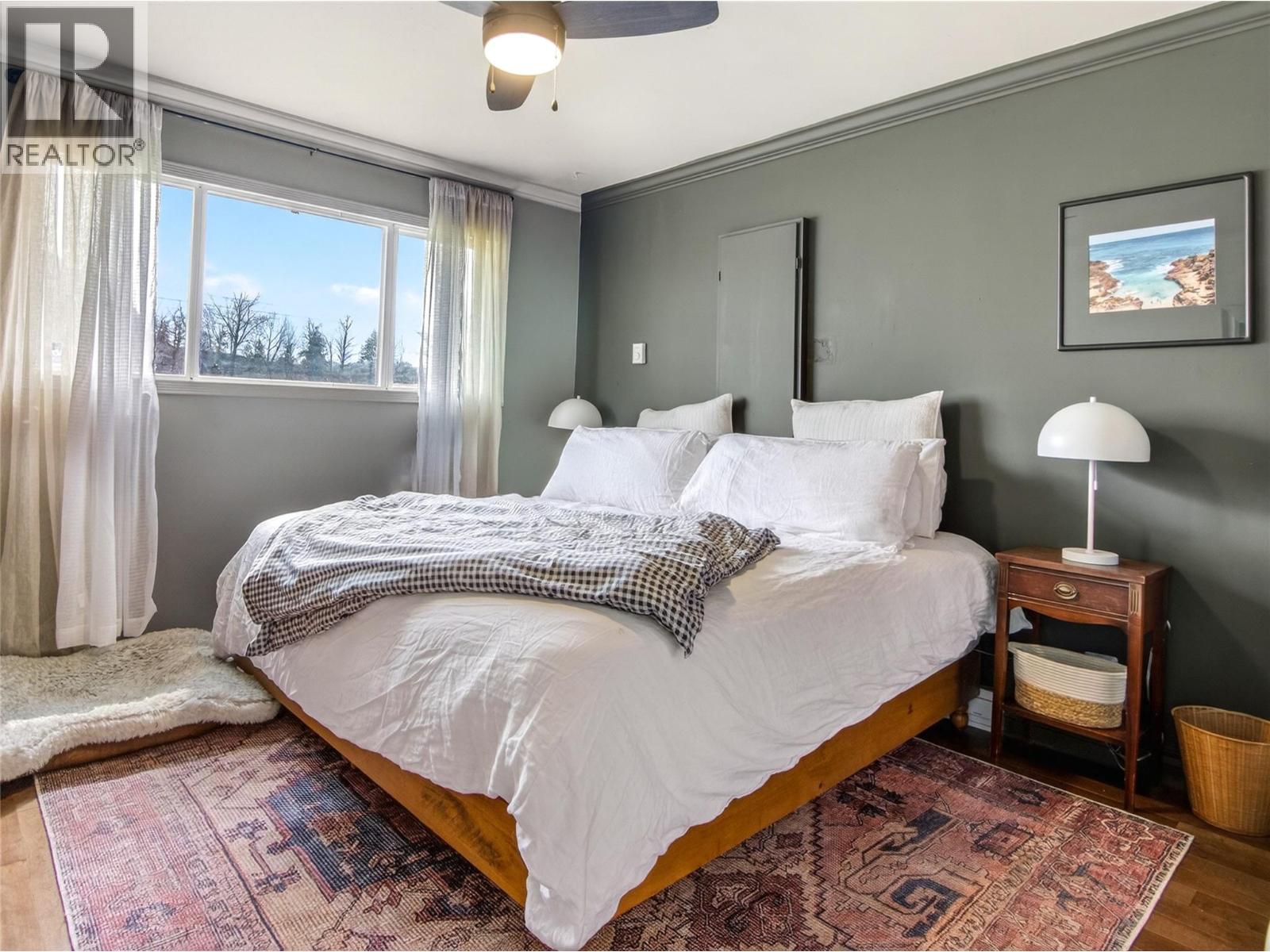 8114 River Road, Oliver