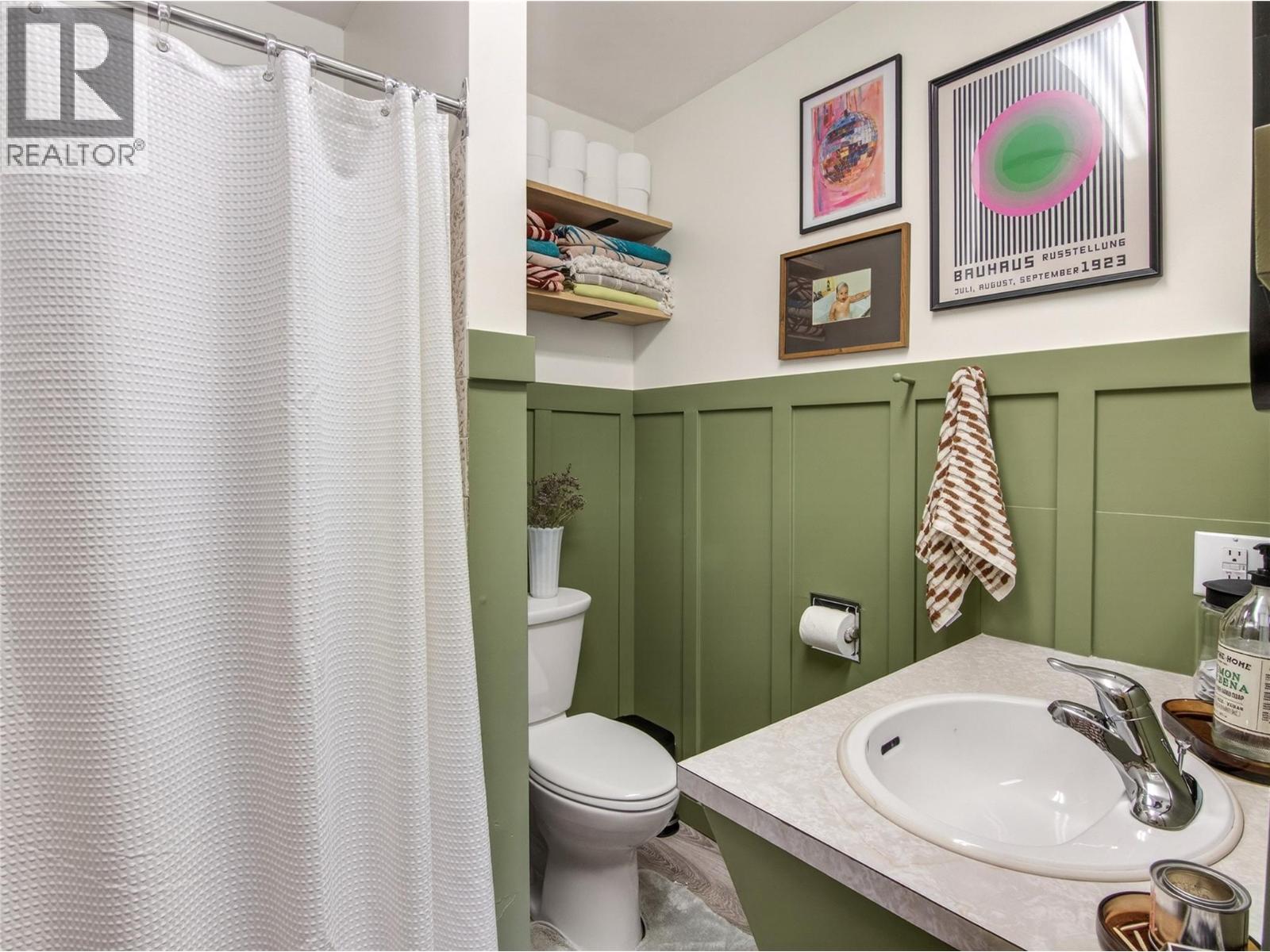 8114 River Road, Oliver