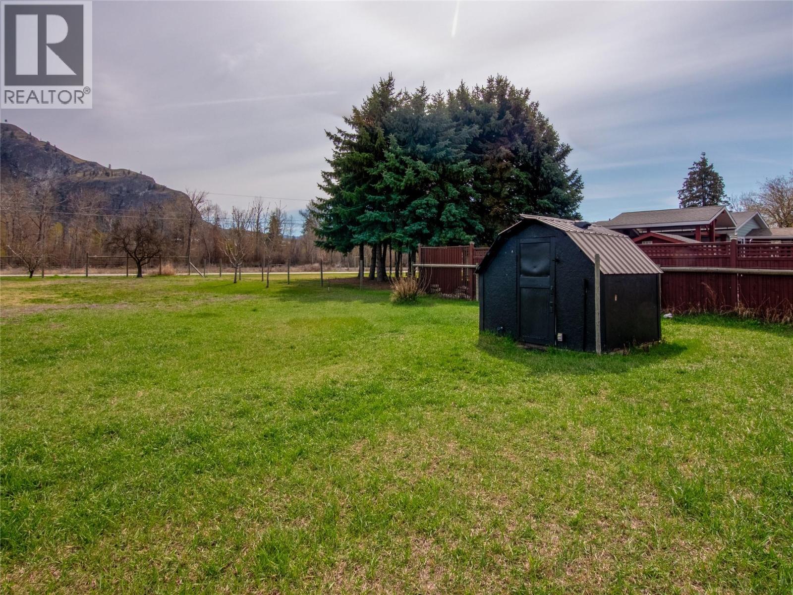 8114 River Road, Oliver