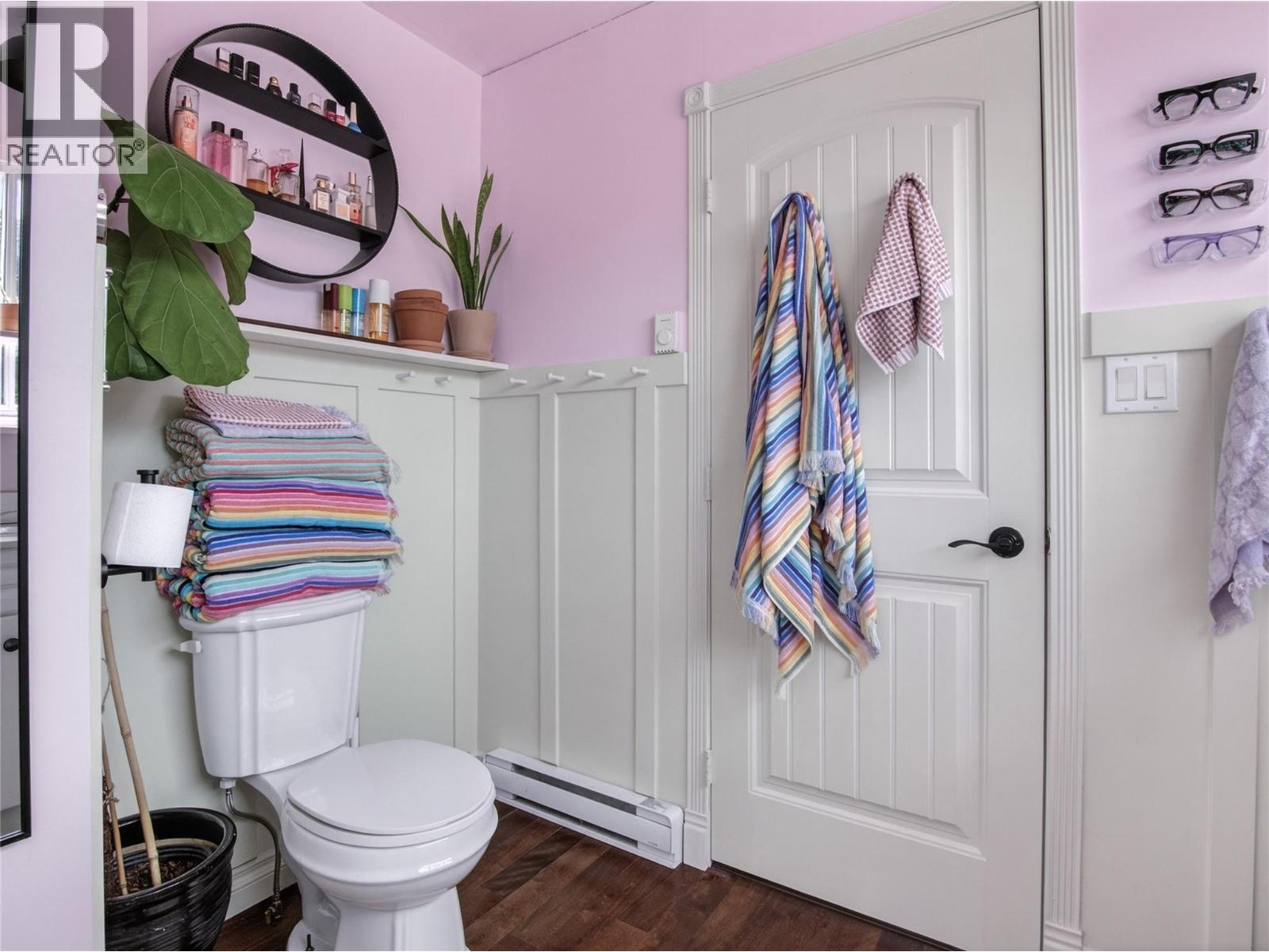 8114 River Road, Oliver