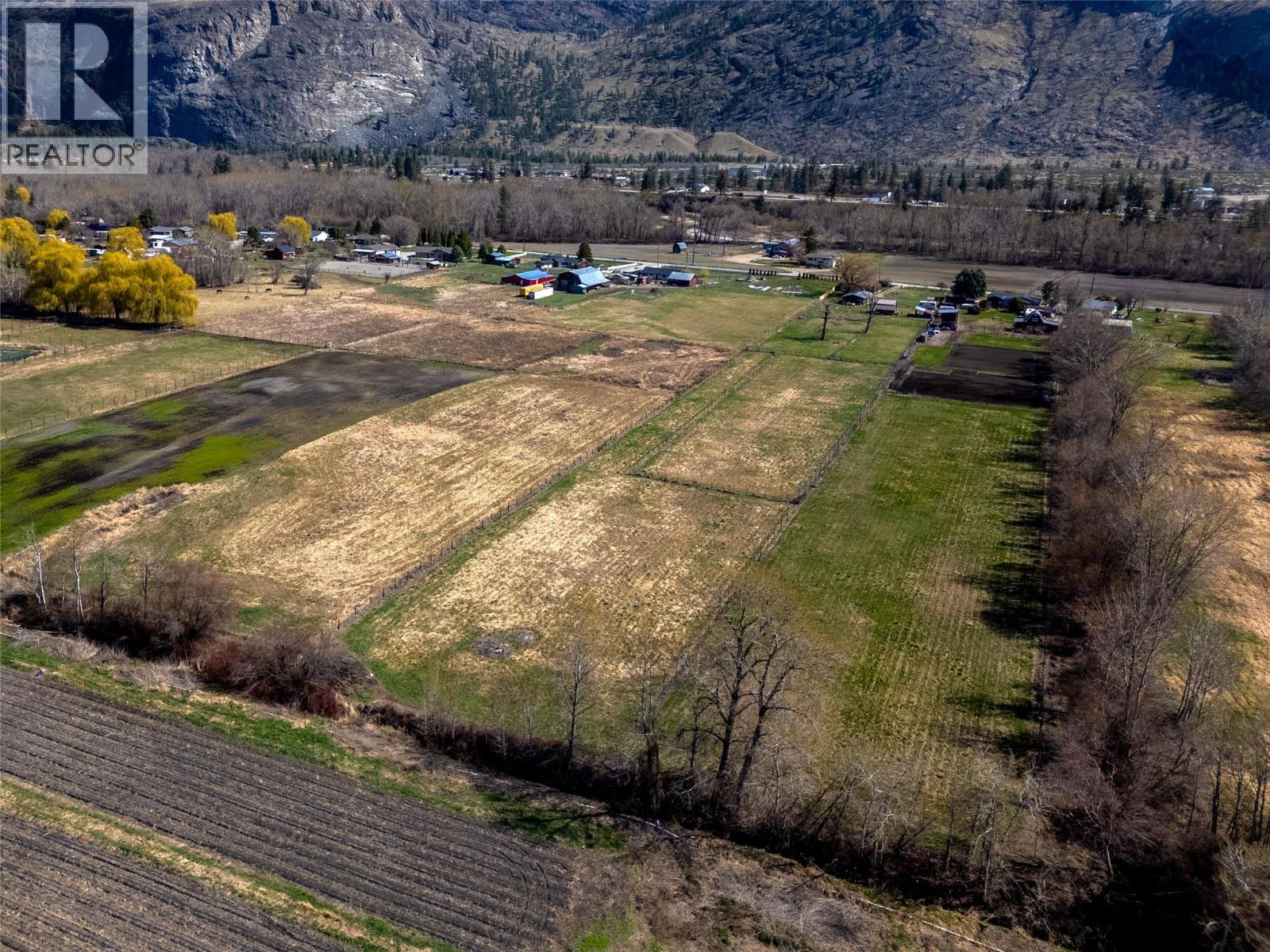 8114 River Road, Oliver