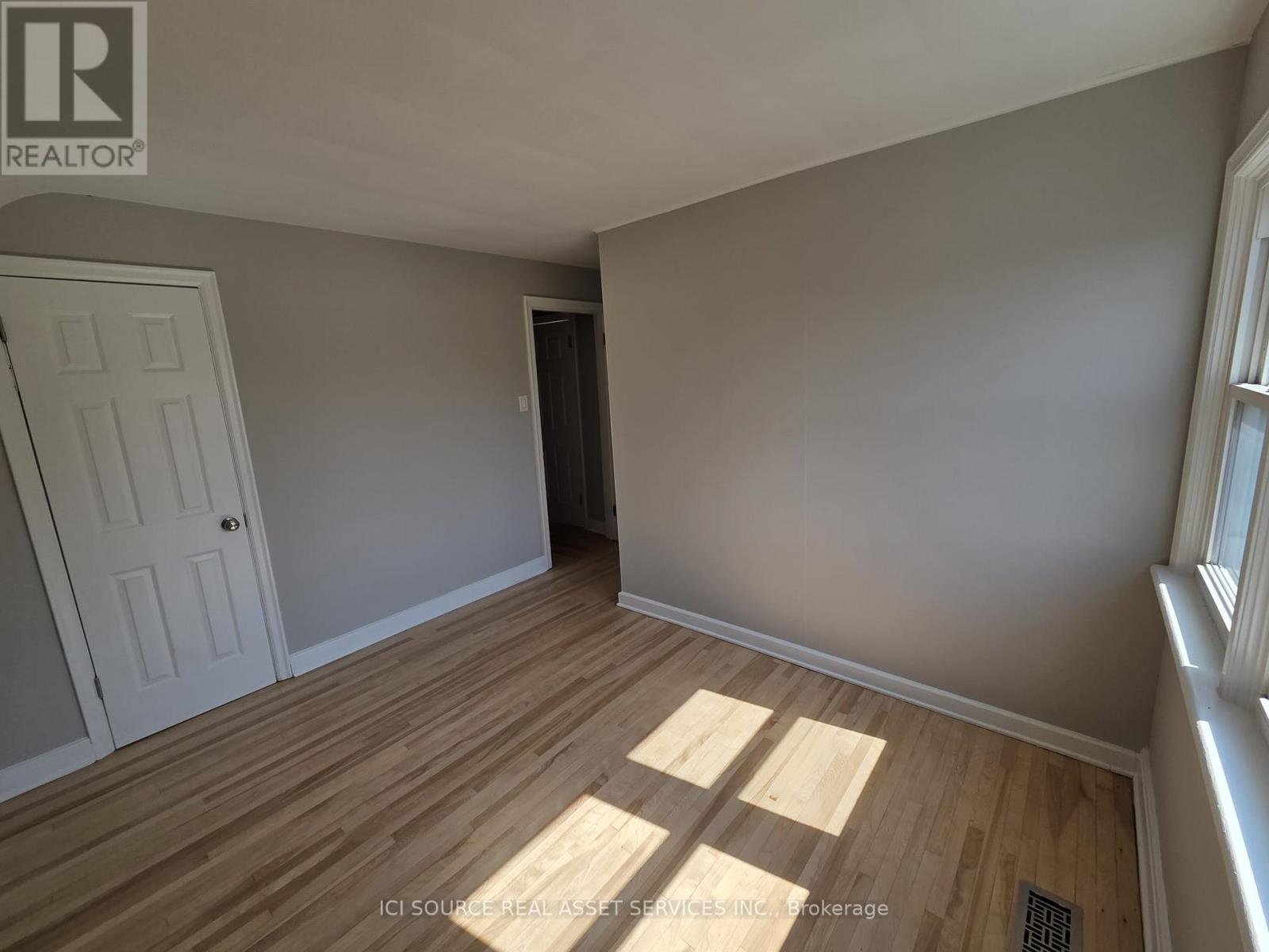30 SUNNYCREST DRIVE - 14