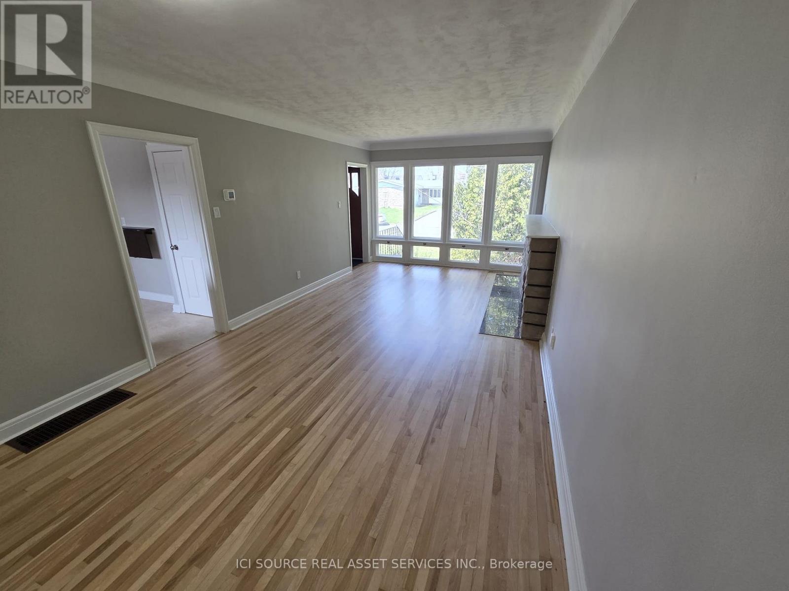 30 SUNNYCREST DRIVE - 6