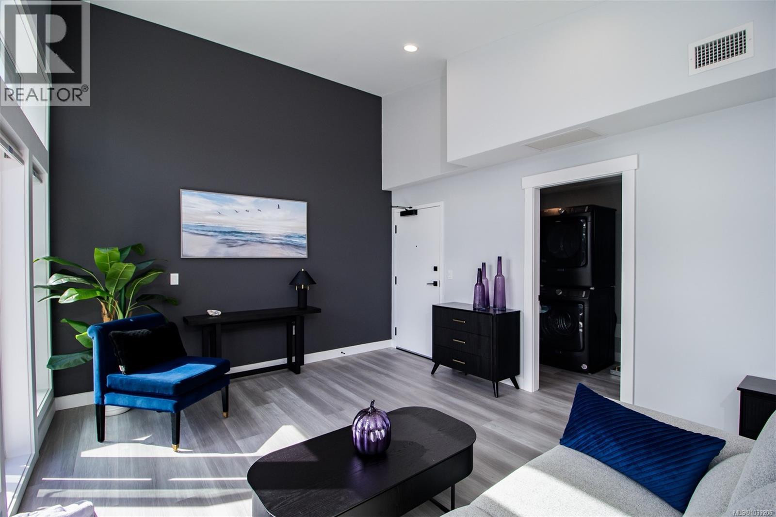 #301 4474 Wellington Rd - 11