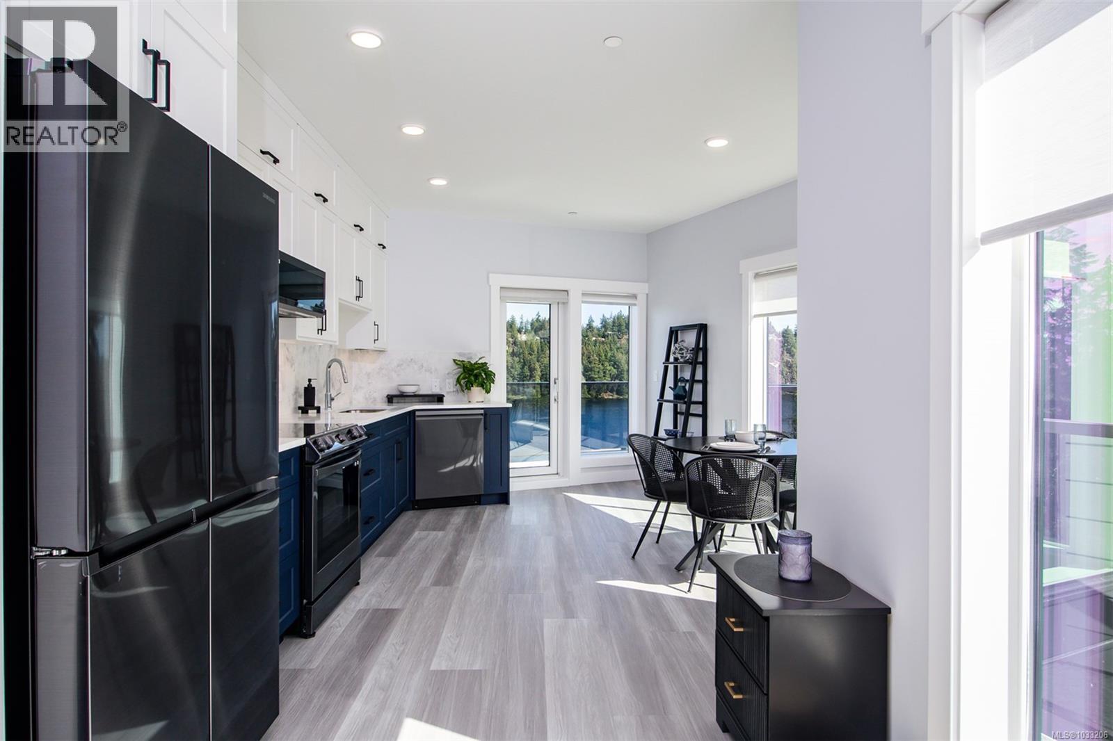 #301 4474 Wellington Rd - 12