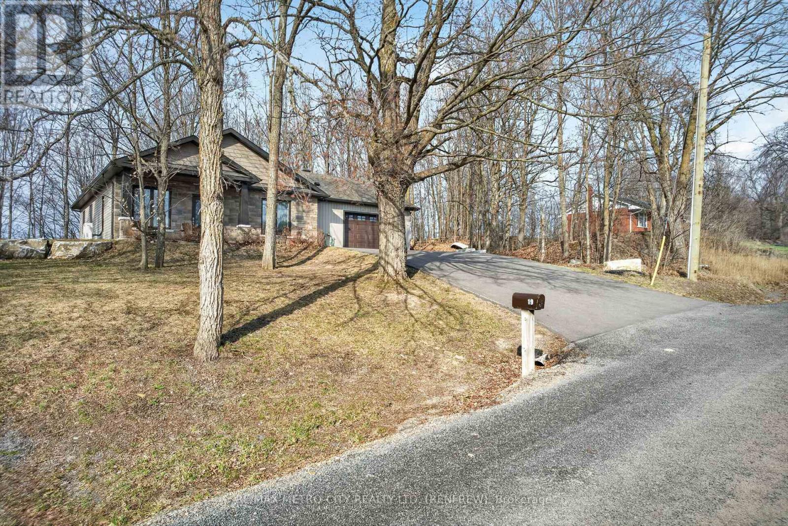 19 PALLEN ROAD - Image 2