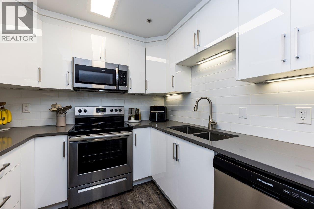 16 3200 WESTWOOD STREET, Port Coquitlam
