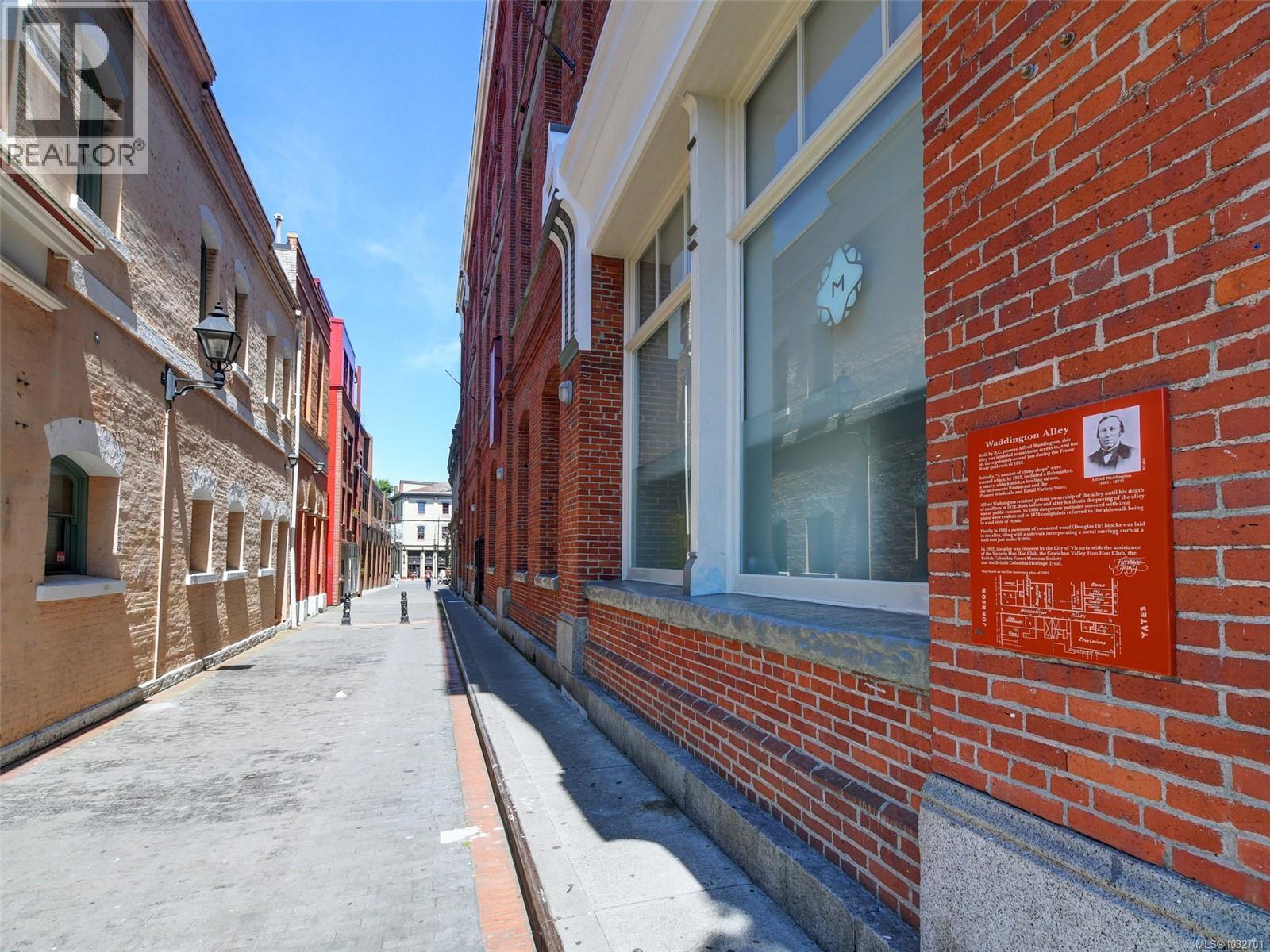#301 1315 Waddington Alley - 23