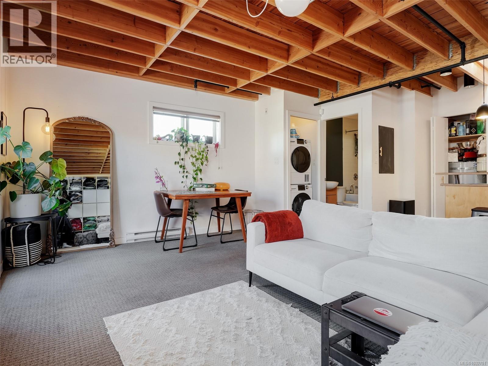 301 1315 Waddington Alley, Victoria