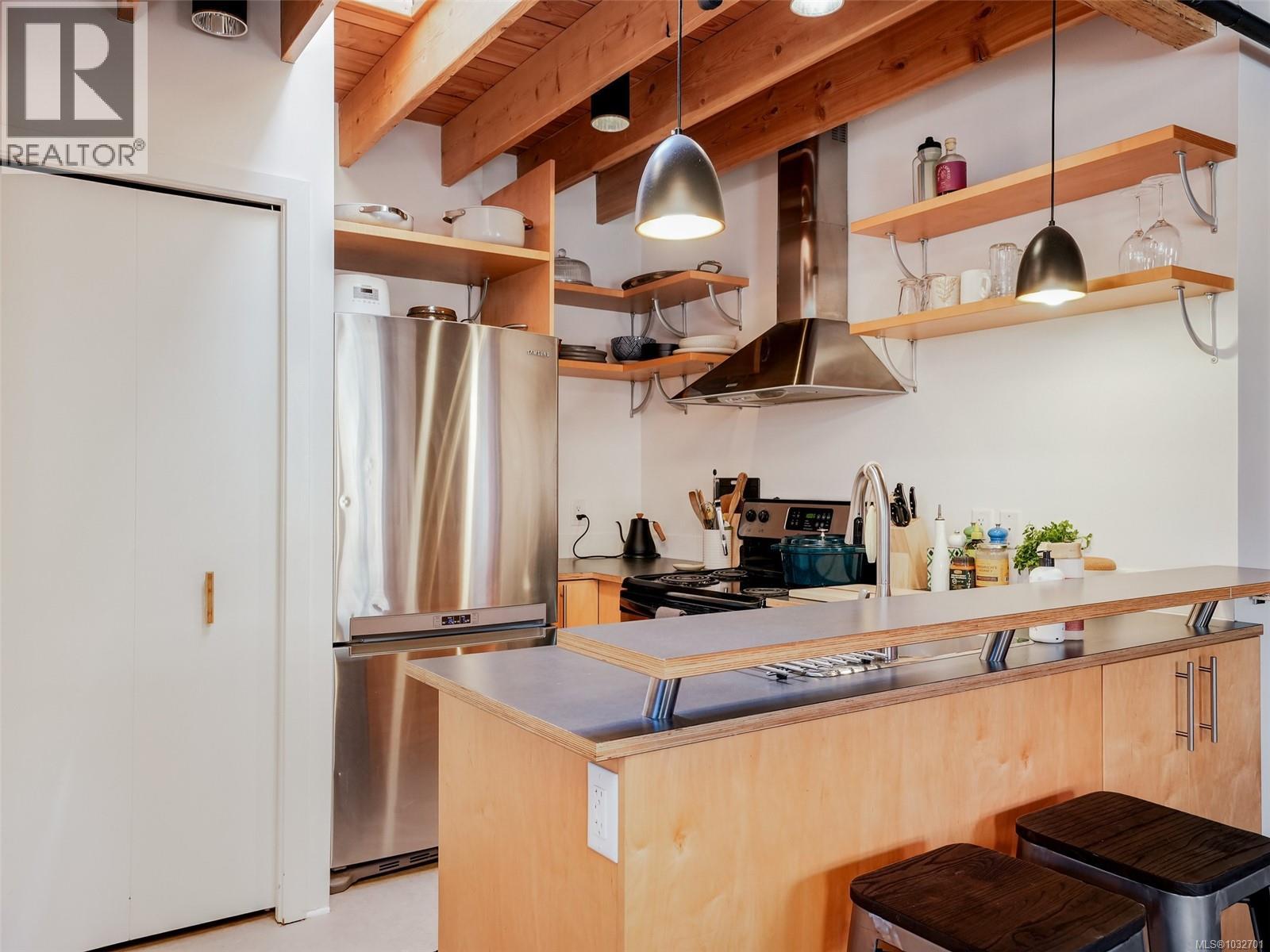 301 1315 Waddington Alley, Victoria