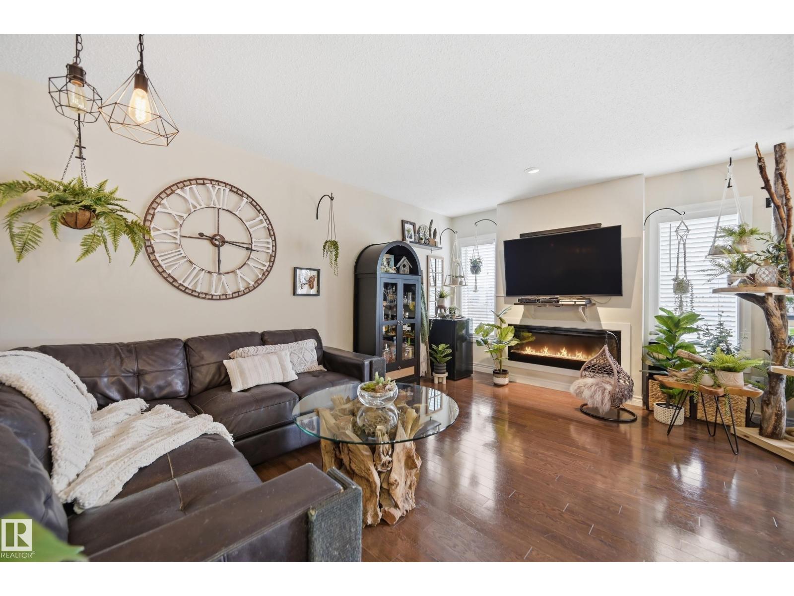 4 PETER ST, Spruce Grove