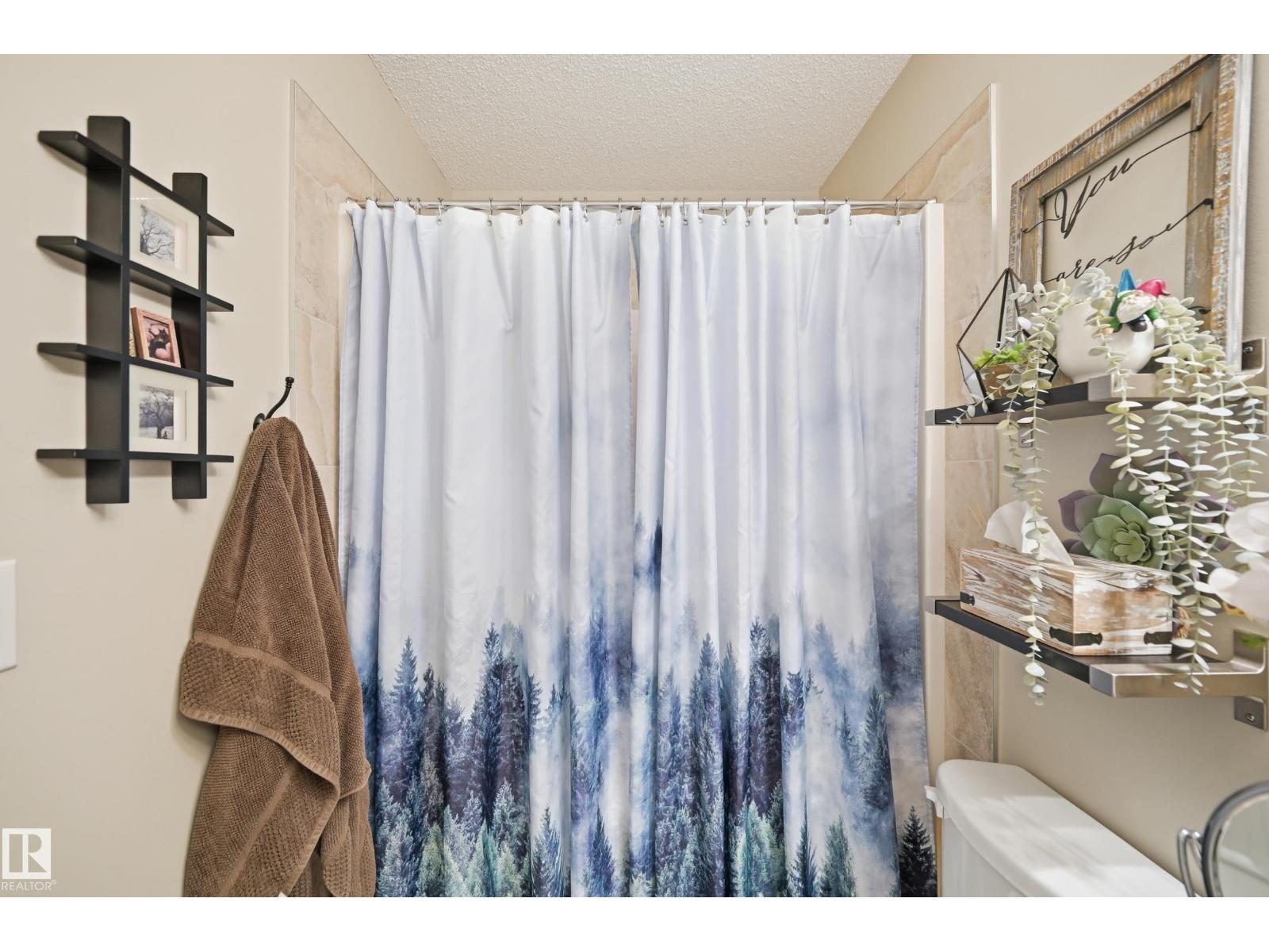 4 PETER ST, Spruce Grove