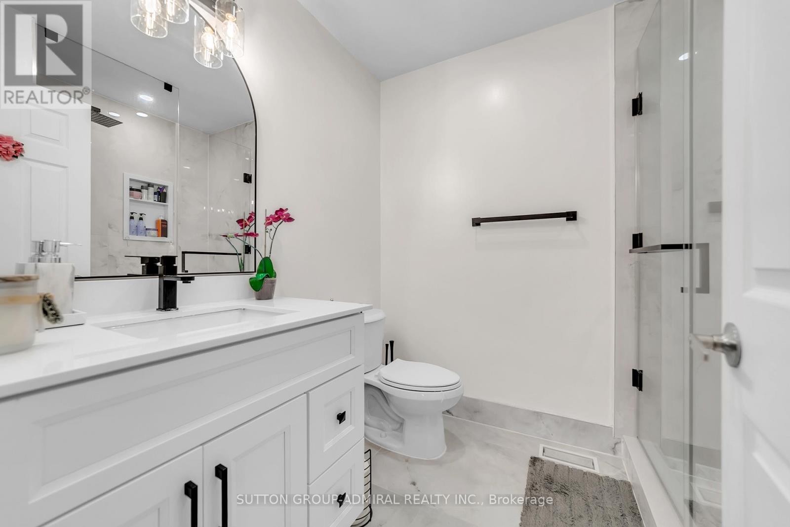 7 GAMBLE GLEN CRESCENT - 32