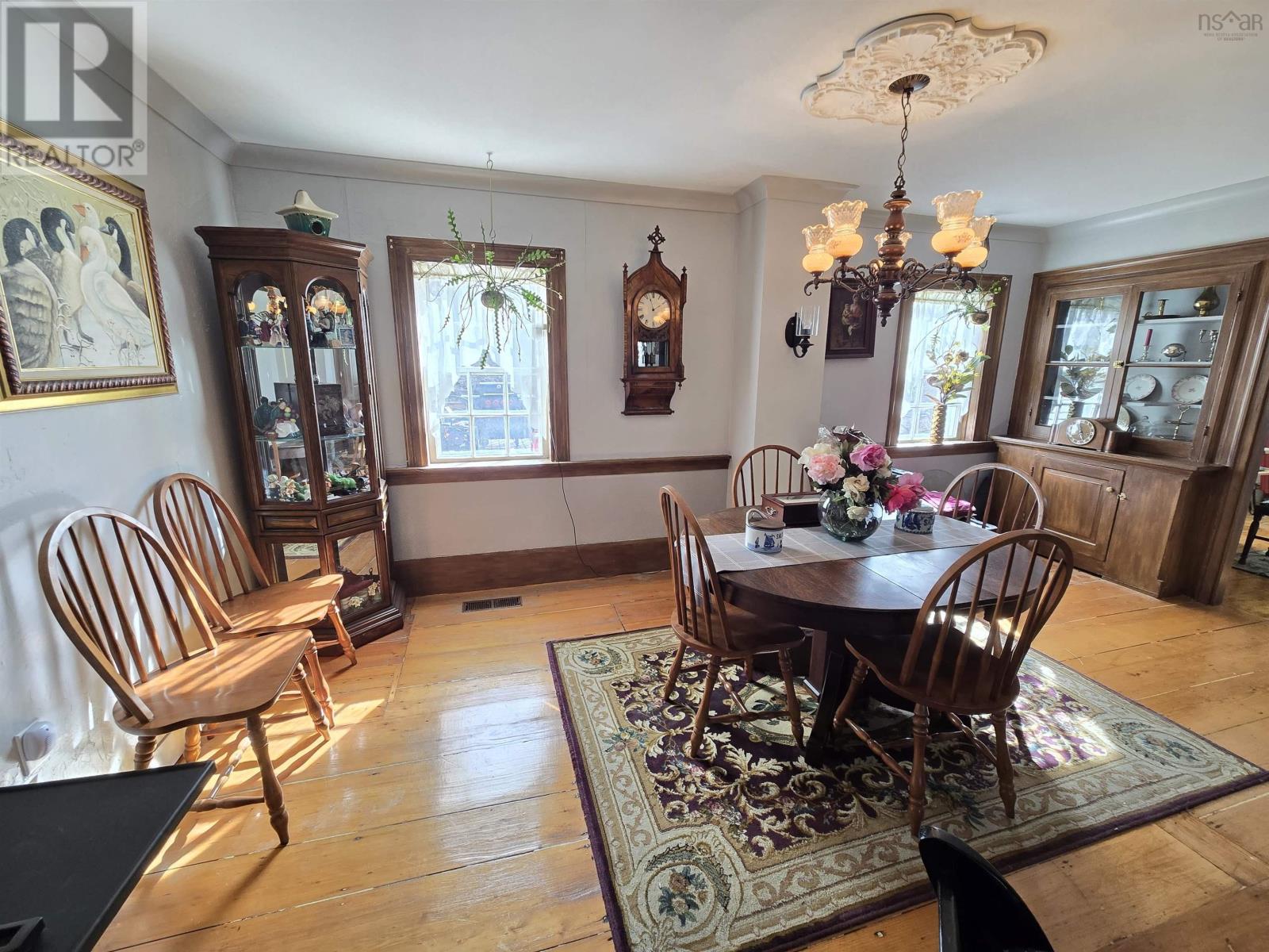 formal dining space