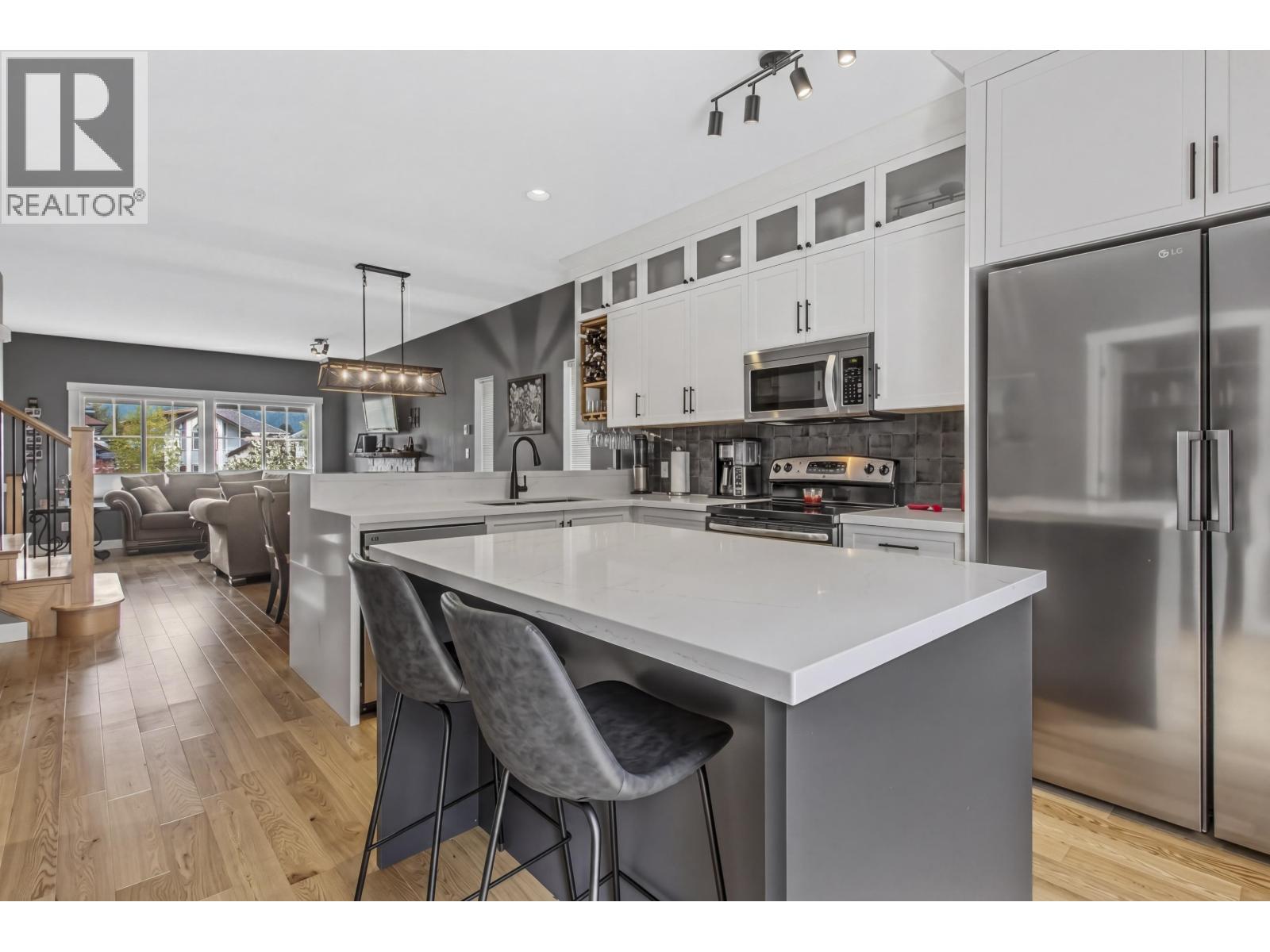 12 1800 MAMQUAM ROAD, Squamish