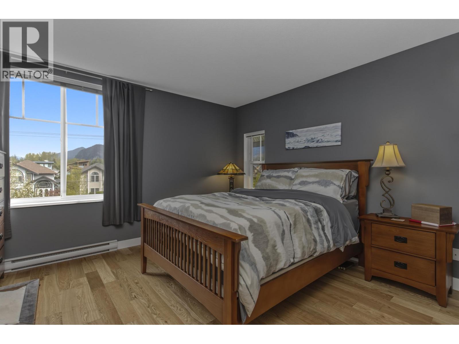 12 1800 MAMQUAM ROAD, Squamish