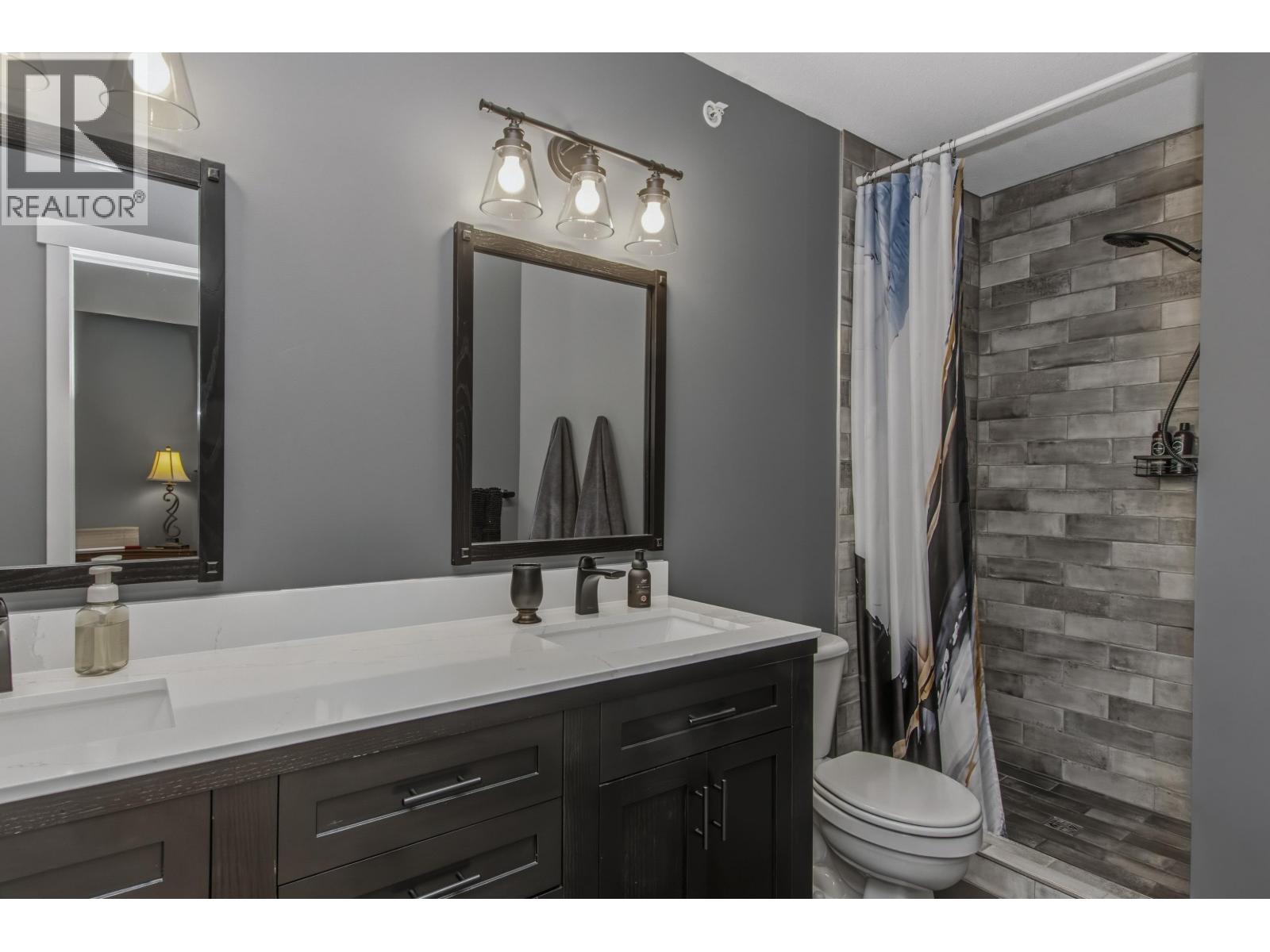 12 1800 MAMQUAM ROAD, Squamish