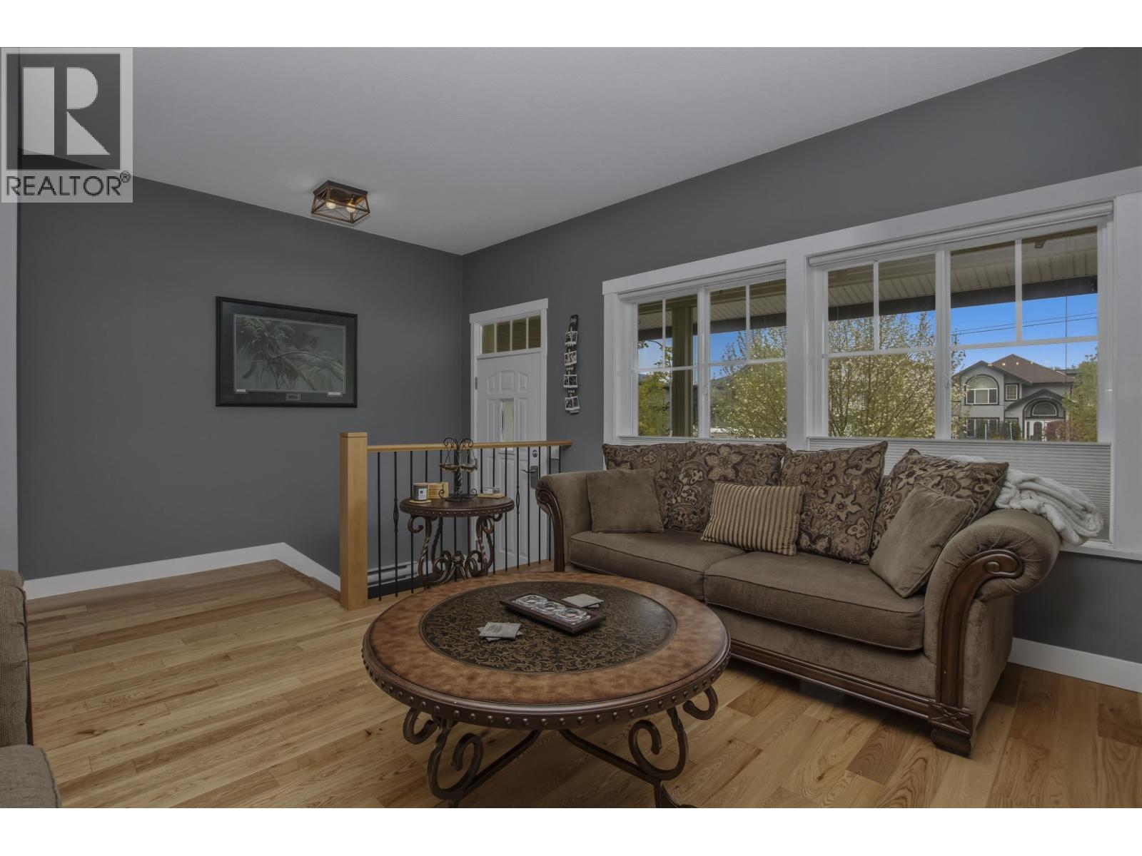 12 1800 MAMQUAM ROAD, Squamish
