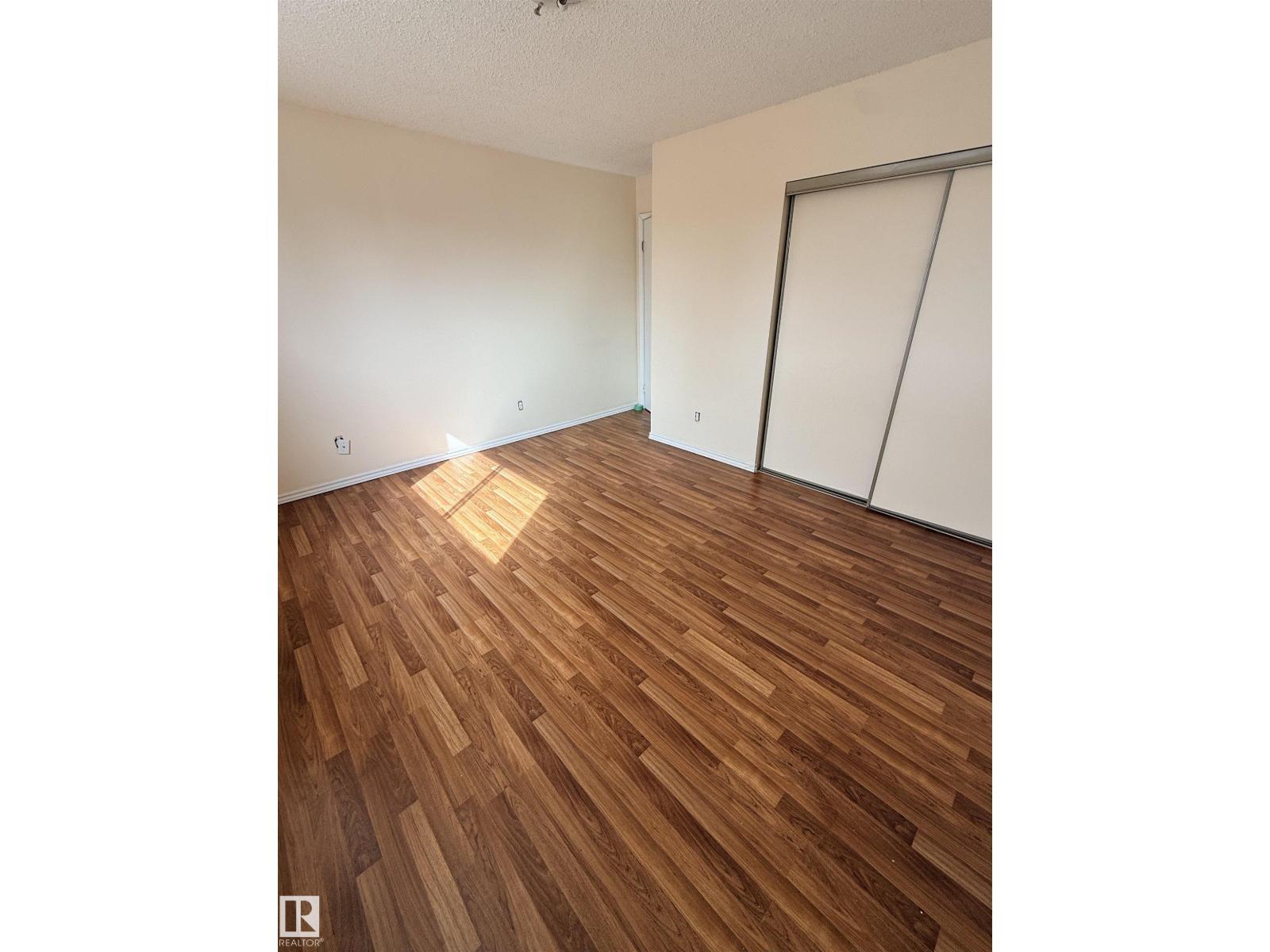 #202 3610 43 AV NW, Edmonton