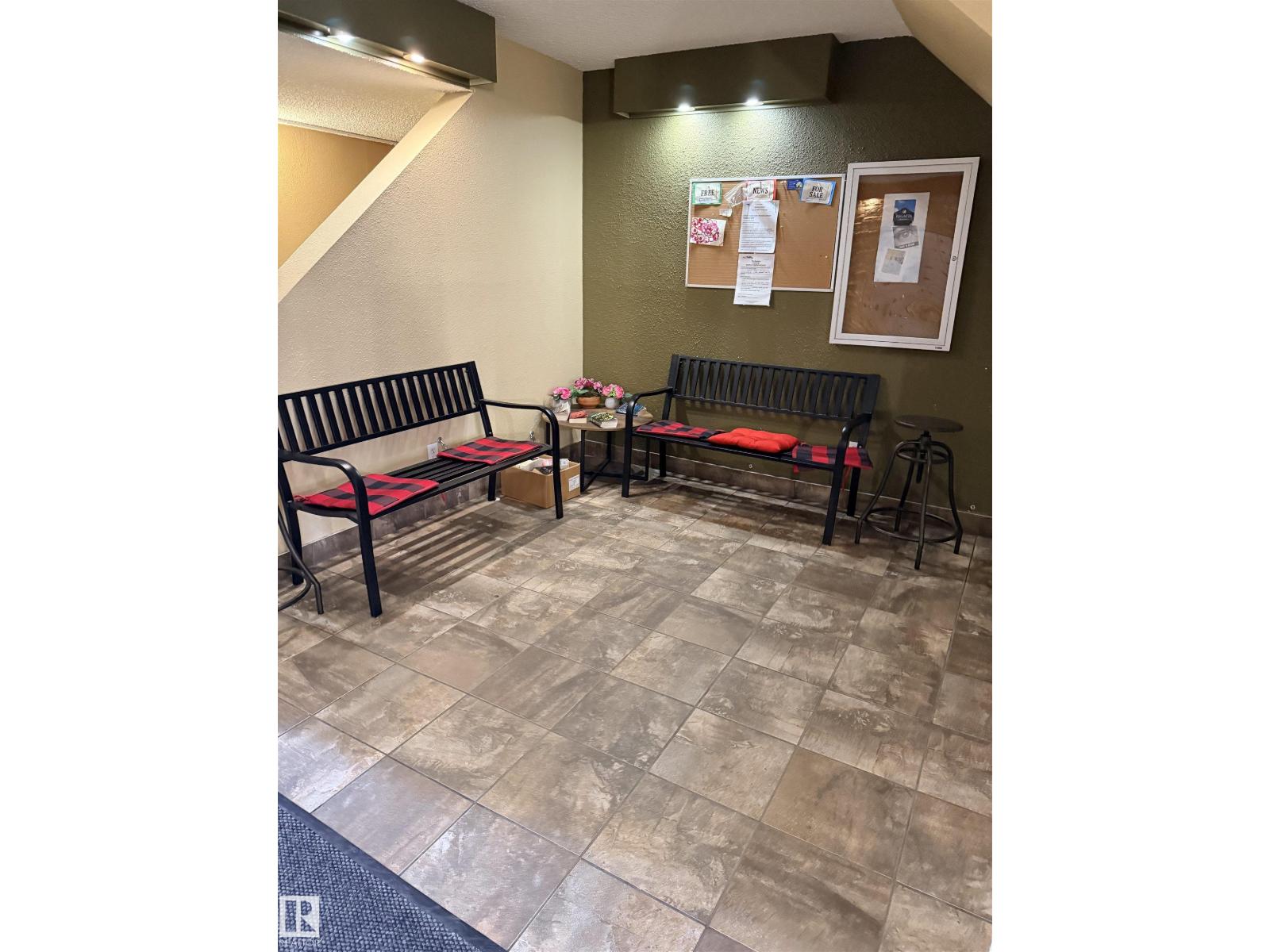 #202 3610 43 AV NW, Edmonton