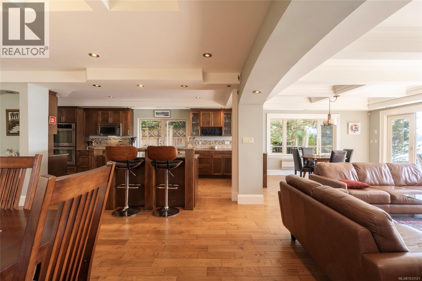  10646 Madrona Drive, North Saanich