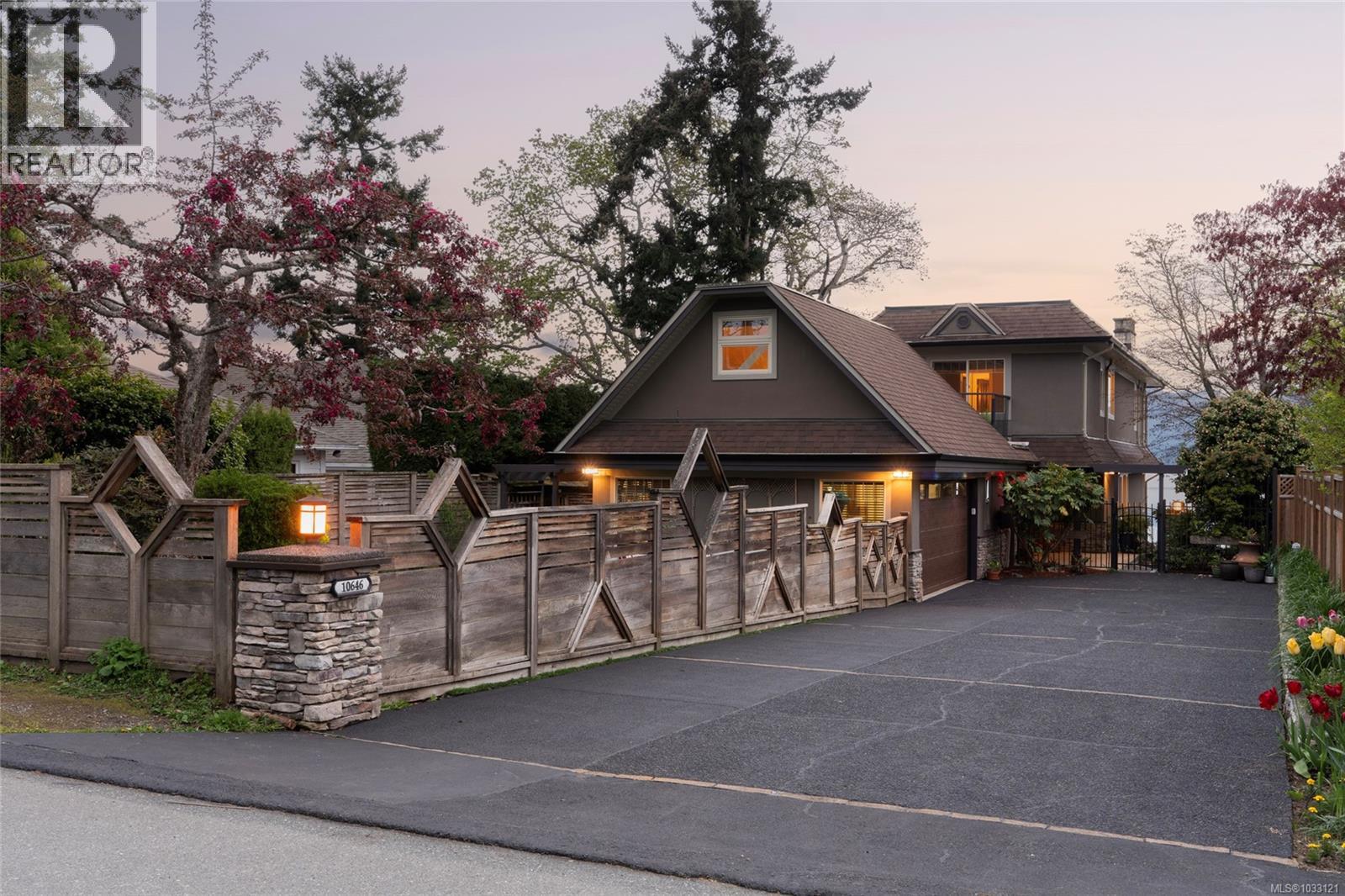  10646 Madrona Drive, North Saanich