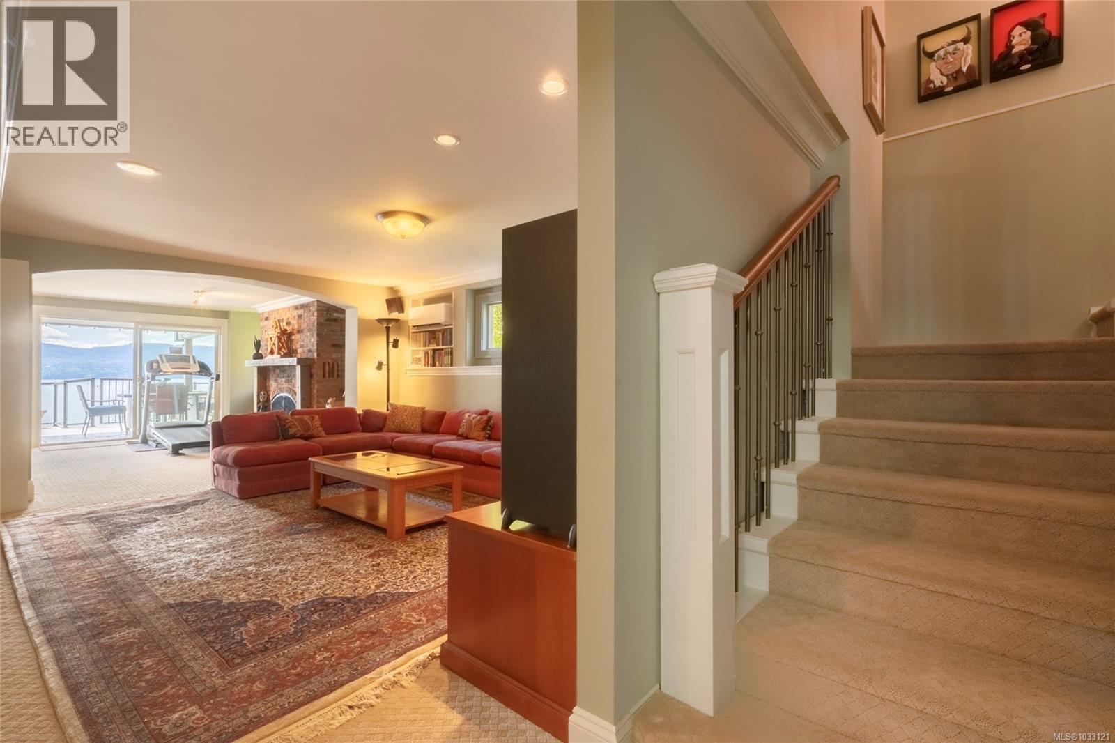  10646 Madrona Drive, North Saanich