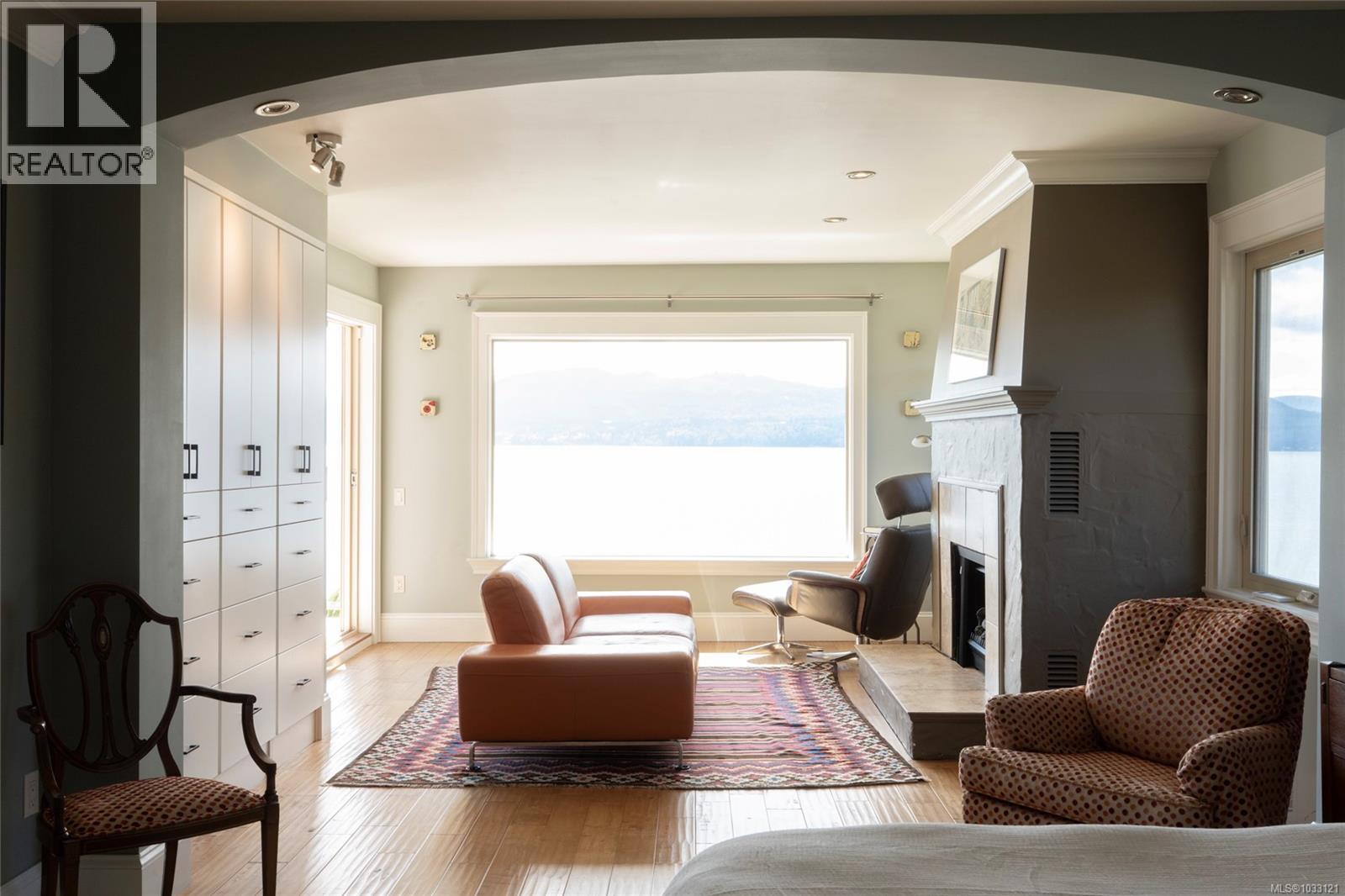  10646 Madrona Drive, North Saanich