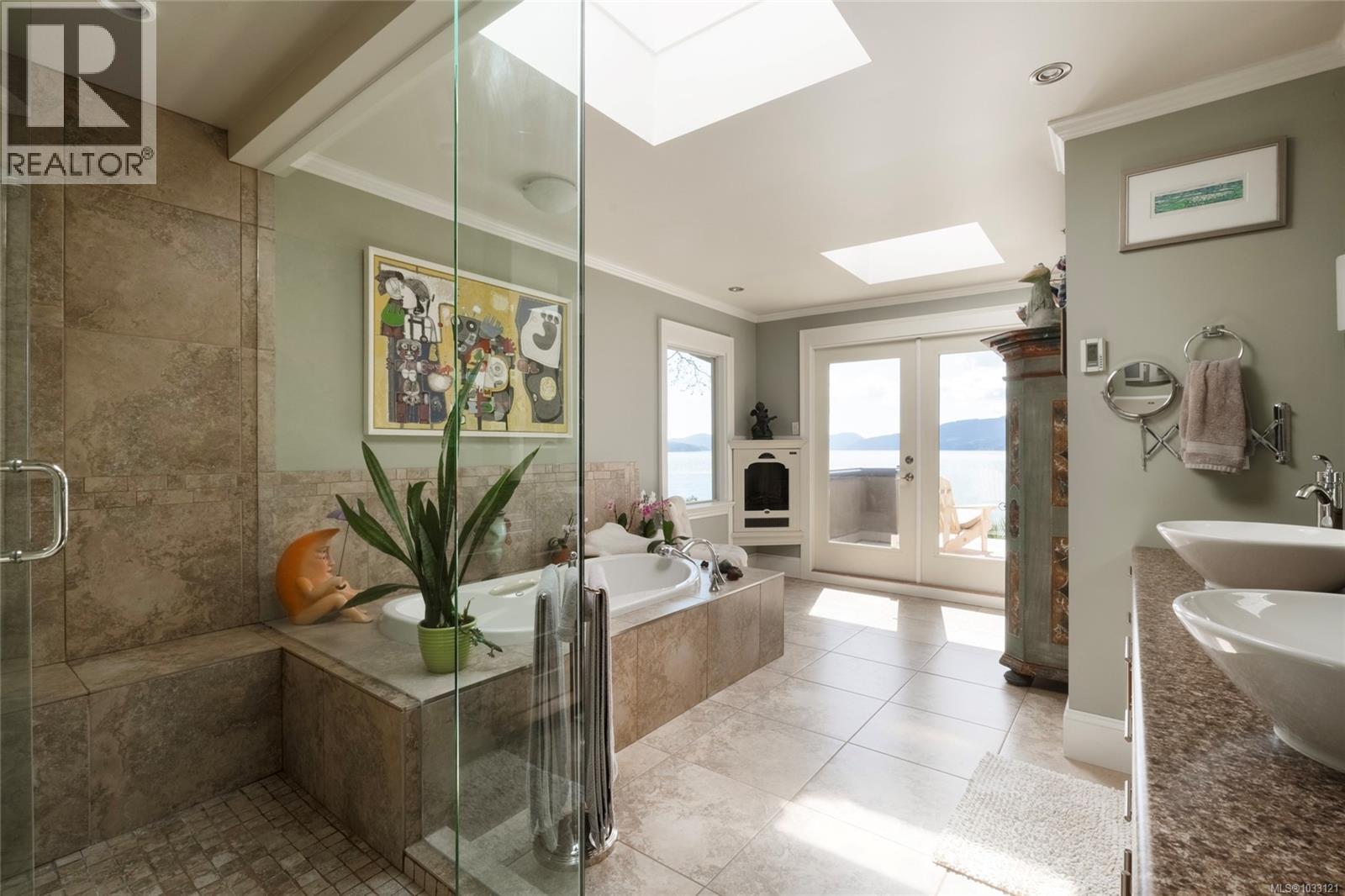  10646 Madrona Drive, North Saanich